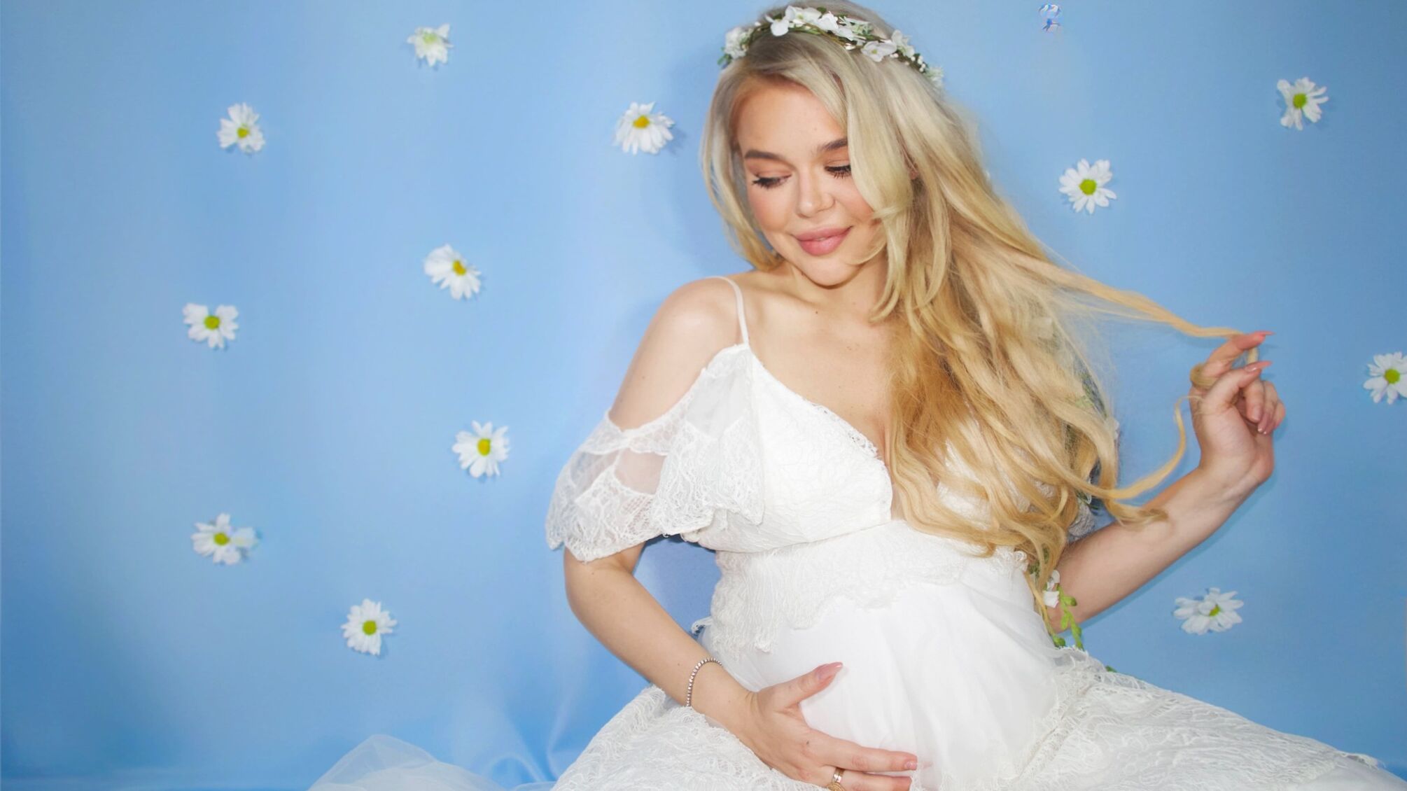 Аліна Гросу вперше стала мамою і показала перші фото сина