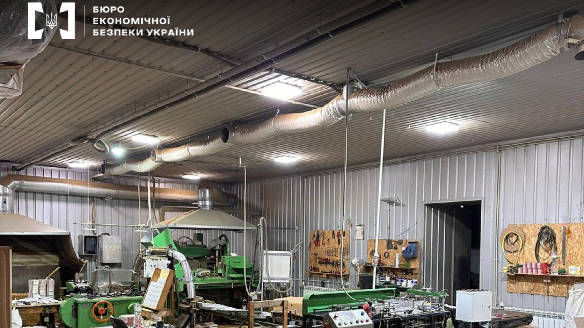 Контрафактні сигарети на 50 млн грн: БЕБ викрило схему у Кременчуці