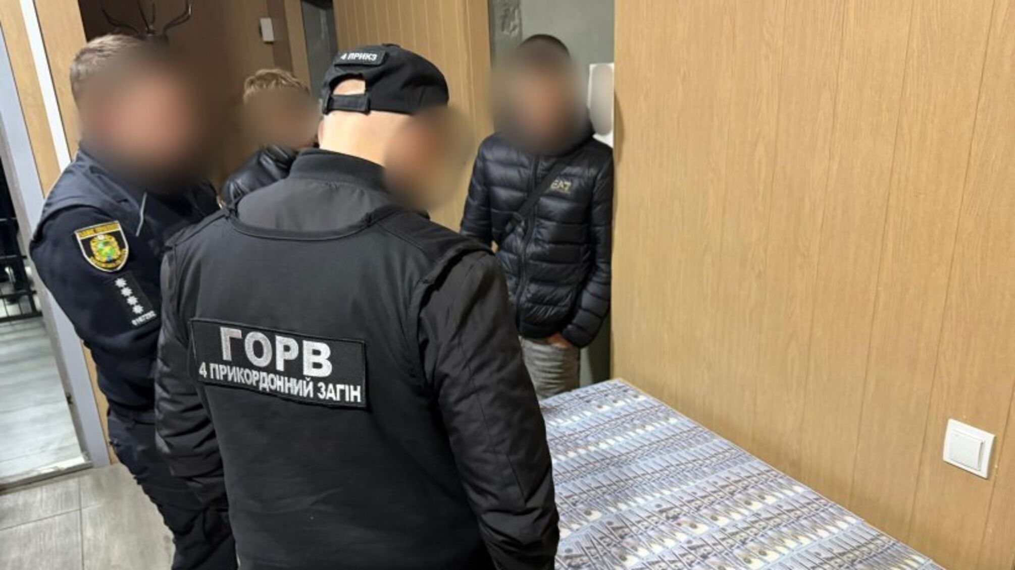 $20 тысяч за 'командировку': в Харькове накрыли схему побега за границу из-за фиктивной госслужбы