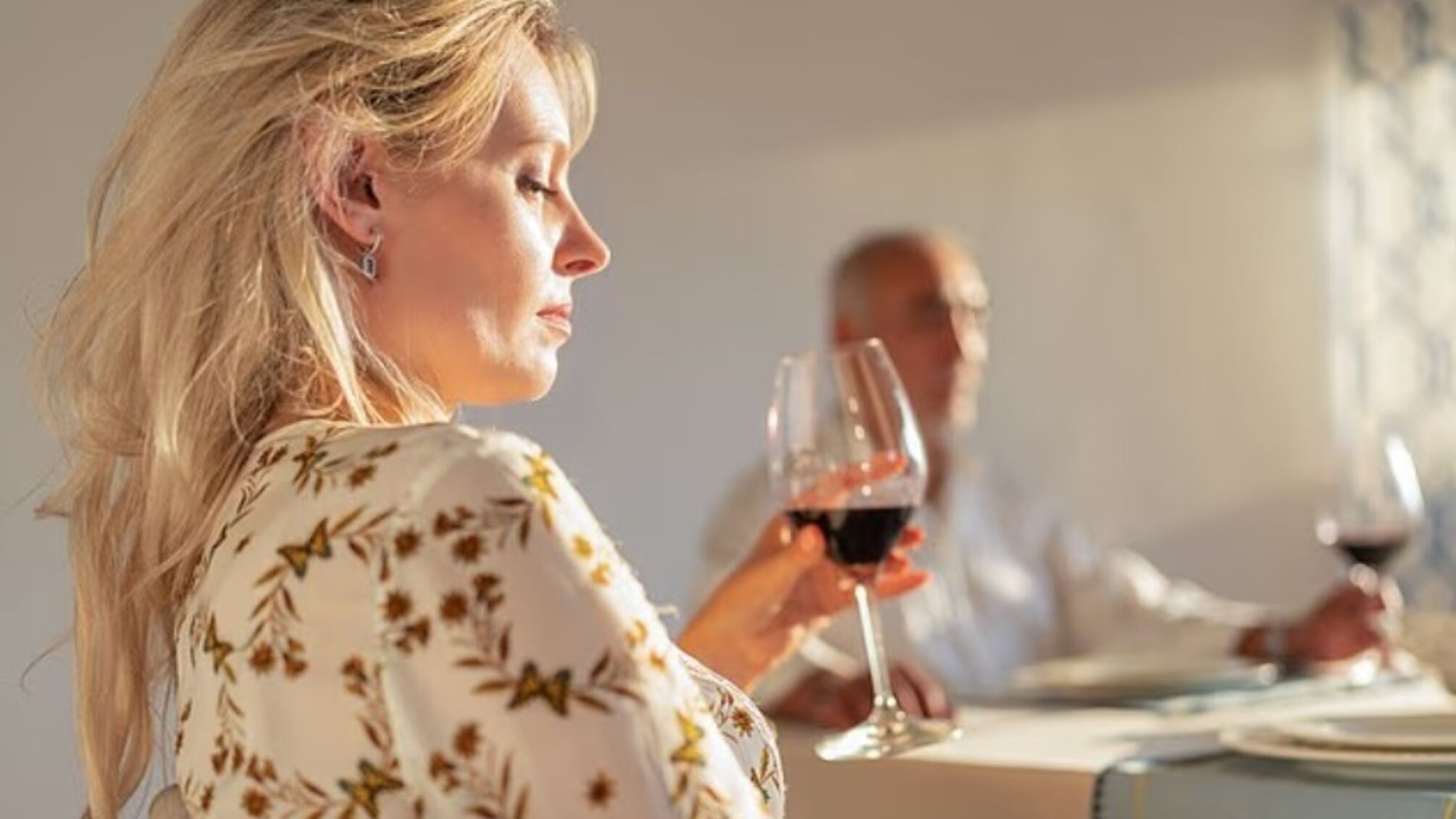 Келих вина щодня 'омолоджує' на пів року: ефект помітили лише у чоловіків