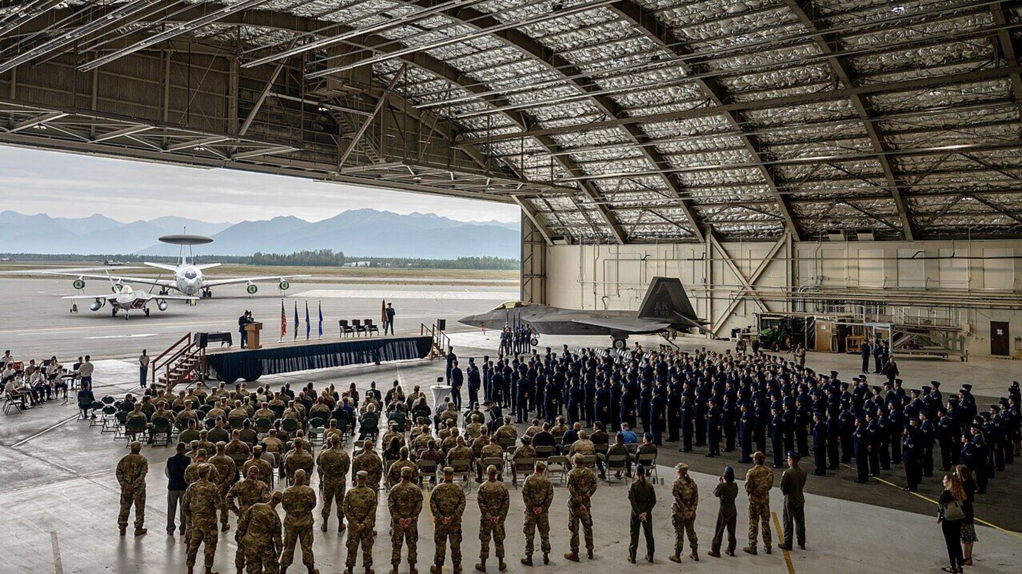 Бурый медведь ранил 2 солдат на Аляске во время тренировочного мероприятия