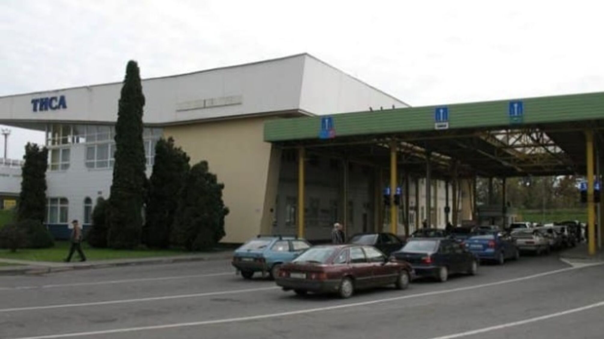 Закарпатський митник Айдер Аблязімов програв суд про поновлення на посаді після скандалу з паспортом рф