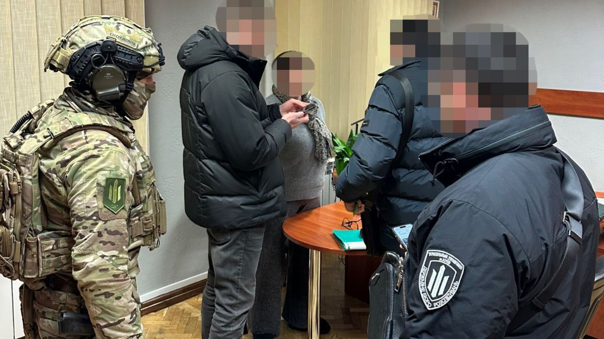 У Києві викрили схему ухилення від мобілізації: посадовці продавали фіктивне опікунство (відео)