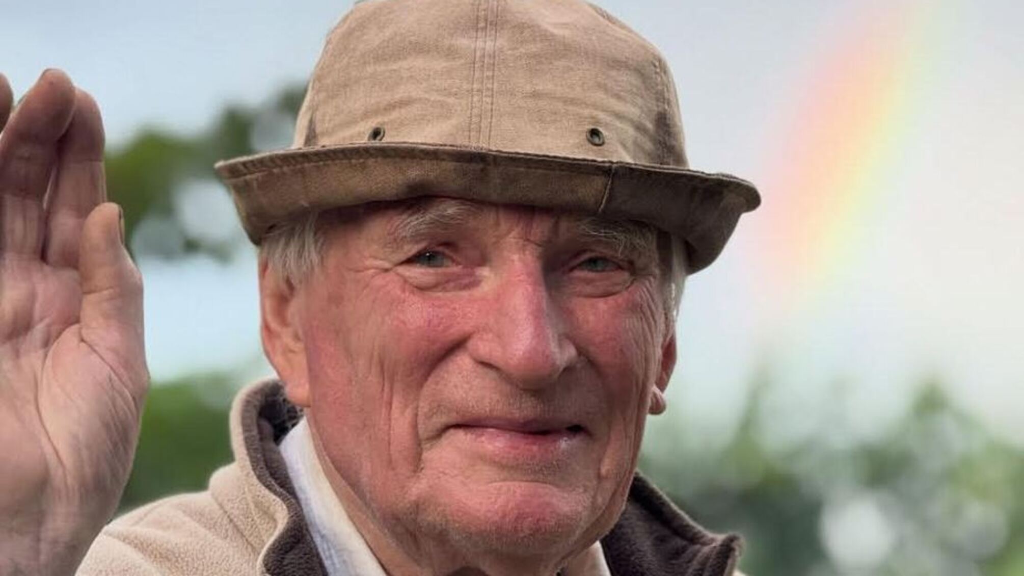 Євген Хмара повідомив про смерть дідуся