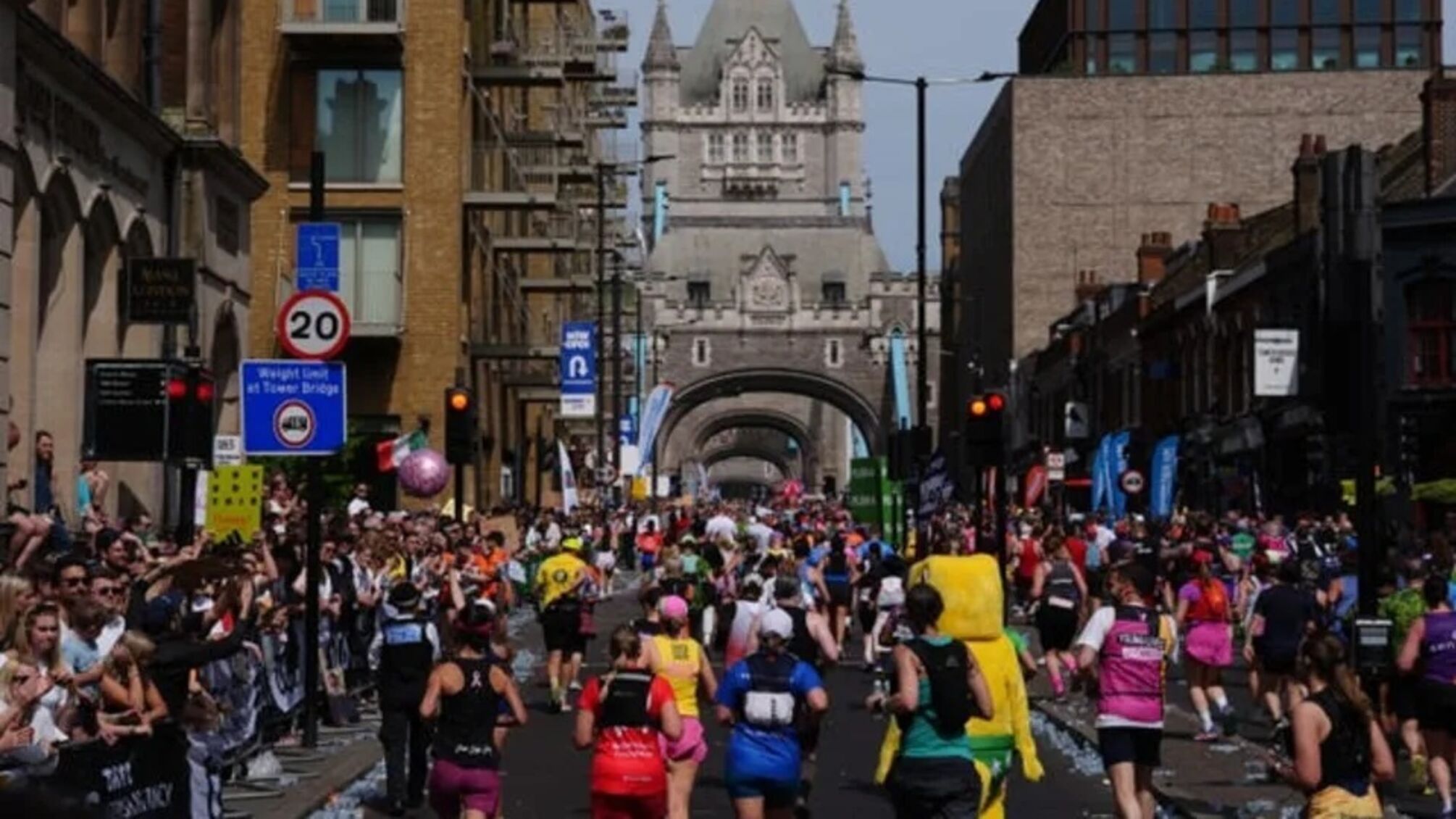 Синтия Эриво шокировала результатом на Лондонском марафоне: новый личный рекорд и 'Defying Gravity' на финише