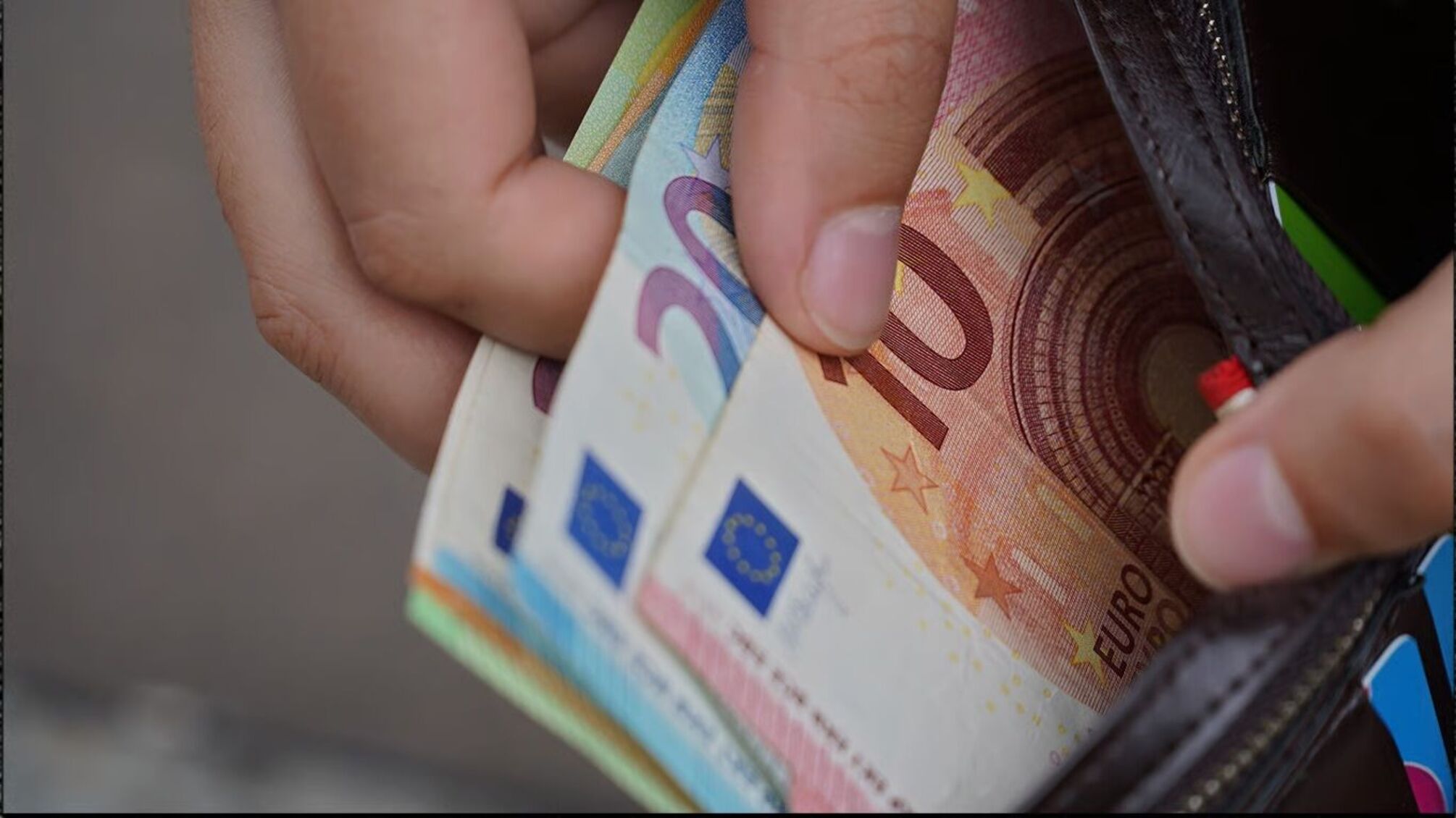 Жорсткі санкції в Німеччині: за відмову від роботи тепер повністю позбавляють соцвиплат