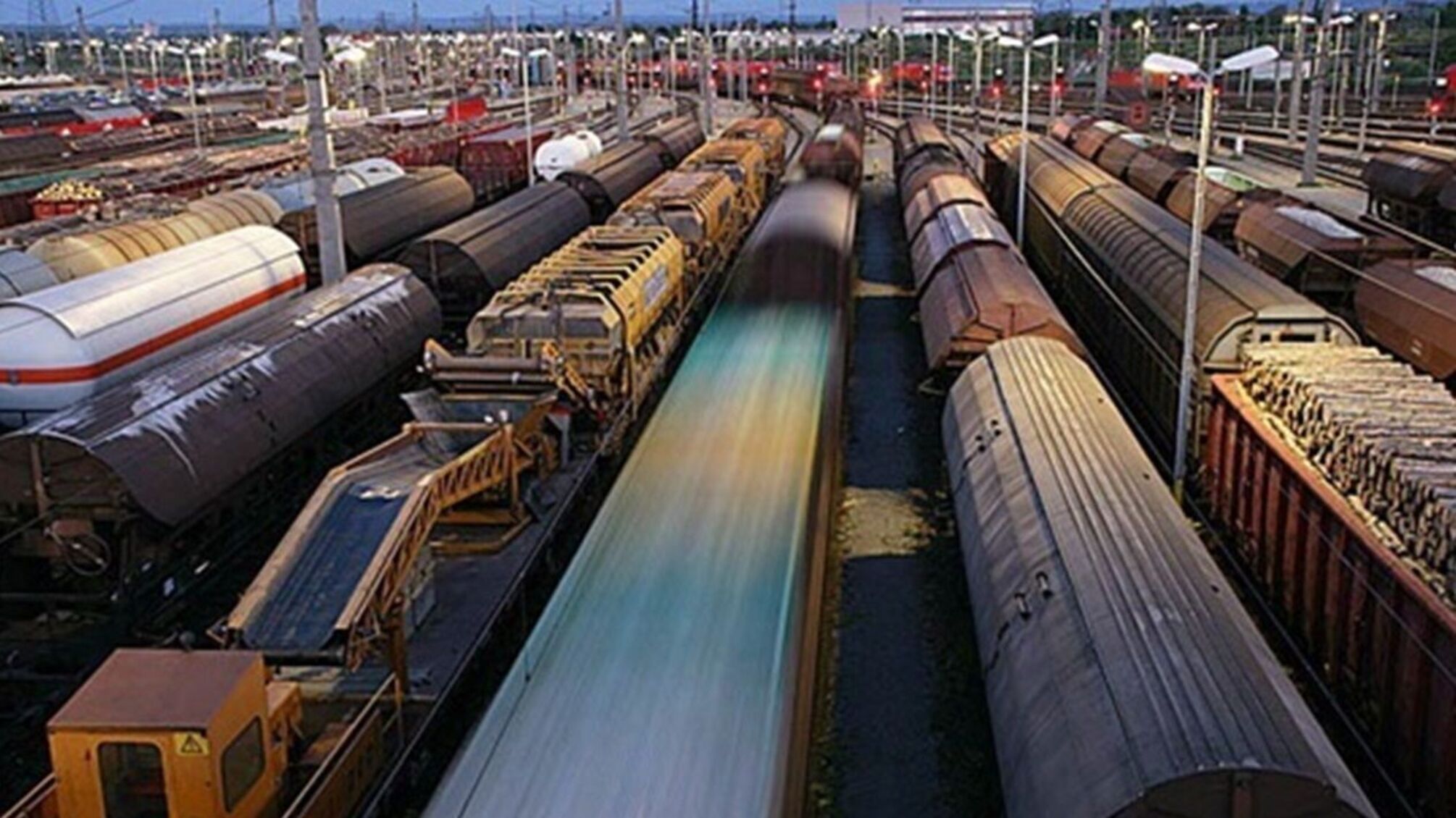 Бізнес попереджає про втрати ВВП до 100 млрд через підвищення тарифів Укрзалізниця