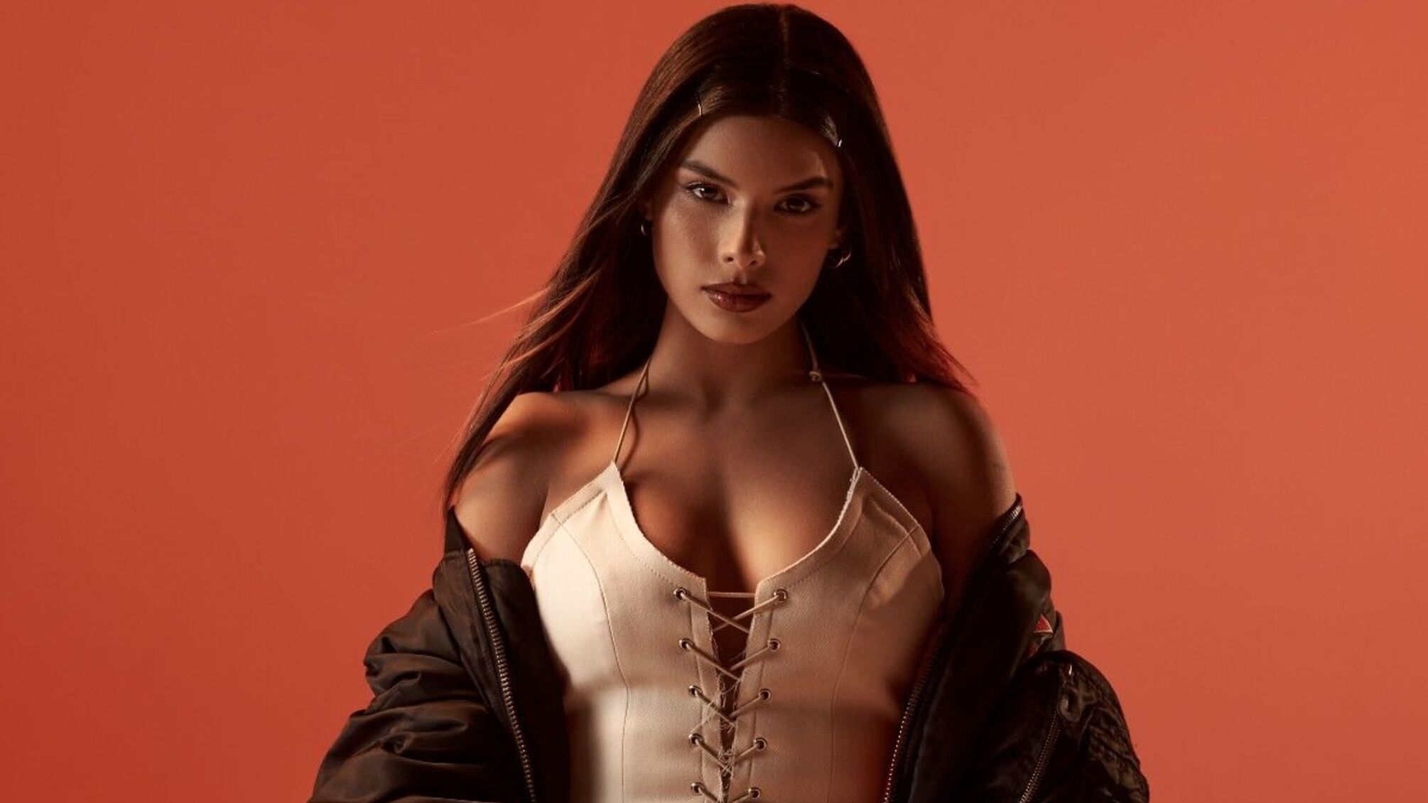 Мішель Андраде розповіла, як отримала роль у серіалі Netflix Корона