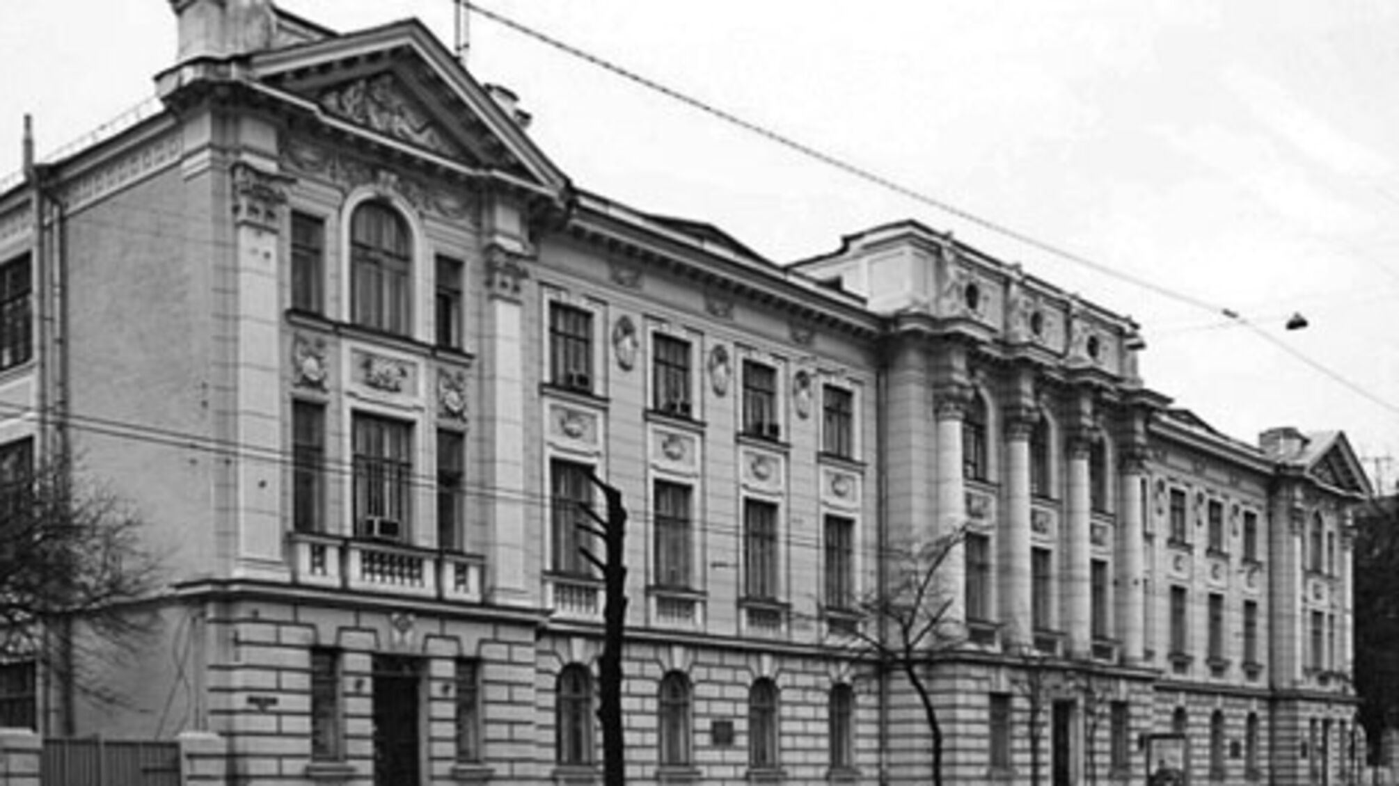 У Києві ексбухгалтерку інституту НАМН підозрюють у розкраданні 2,5 млн грн на 'фейкових' відрядженнях