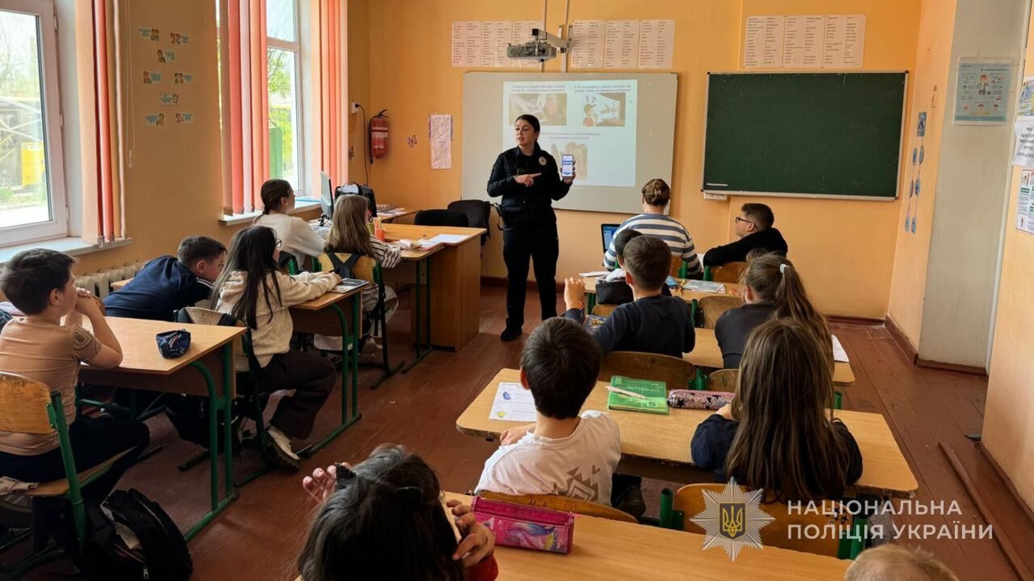 Скандал в TikTok: в Одесской области родителей школьников привлекают к ответственности за оскорбительное видео об учителях