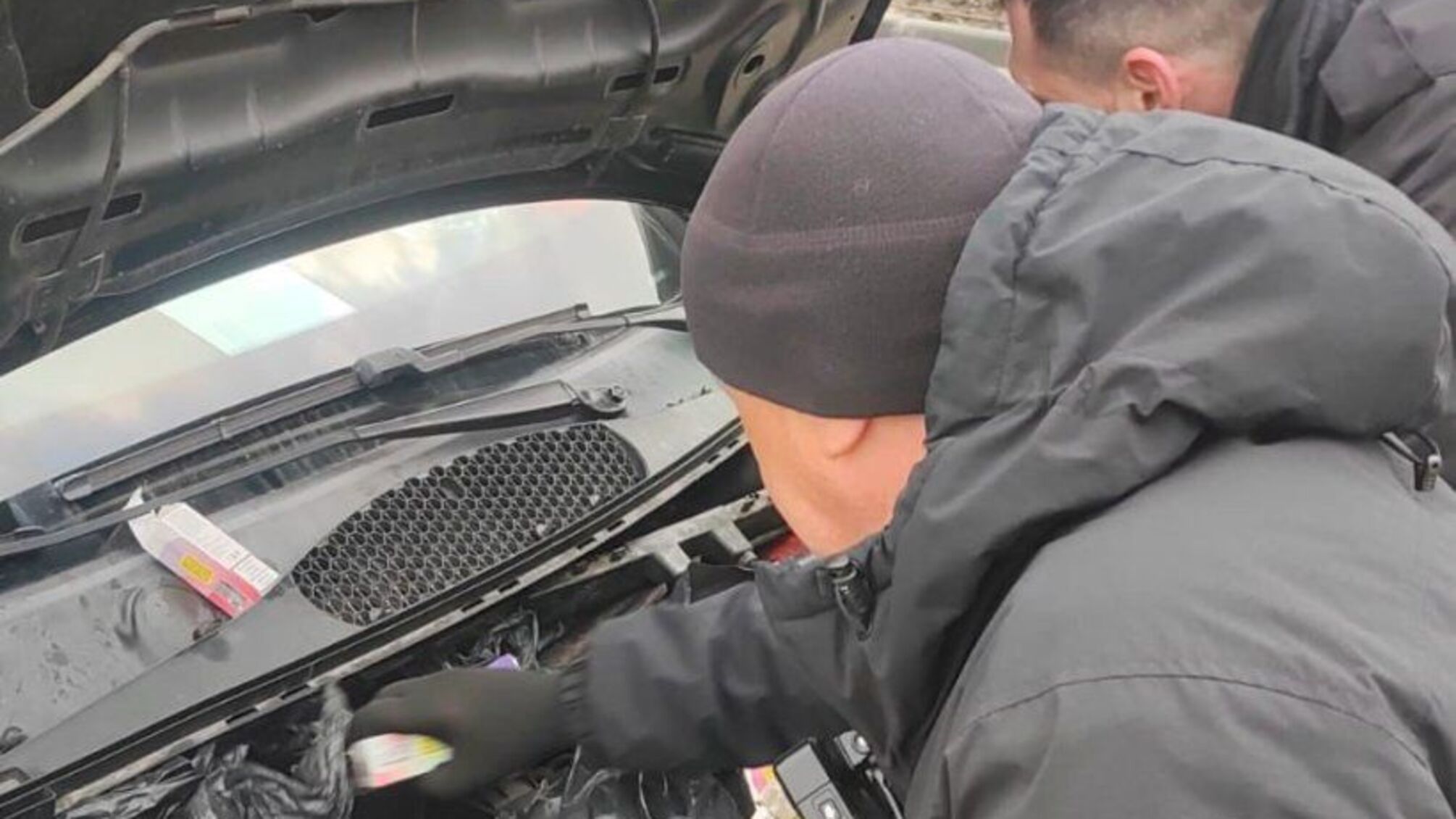 На границе с Молдовой разоблачили контрабанду: тайник в Peugeot с подакцизными товарами