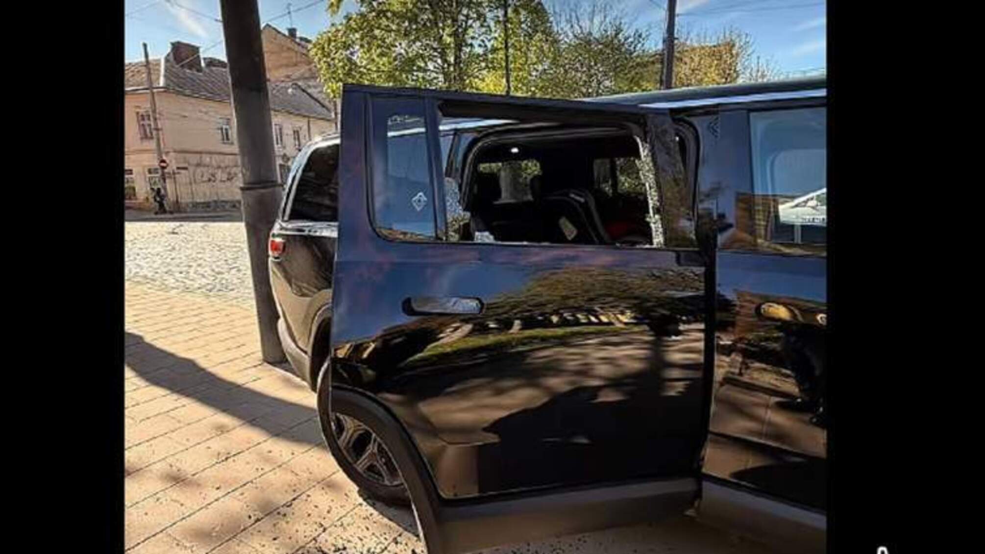 Во Львове ограбили депутата Назария Островского: из авто угнали тысячи евро и ноутбук