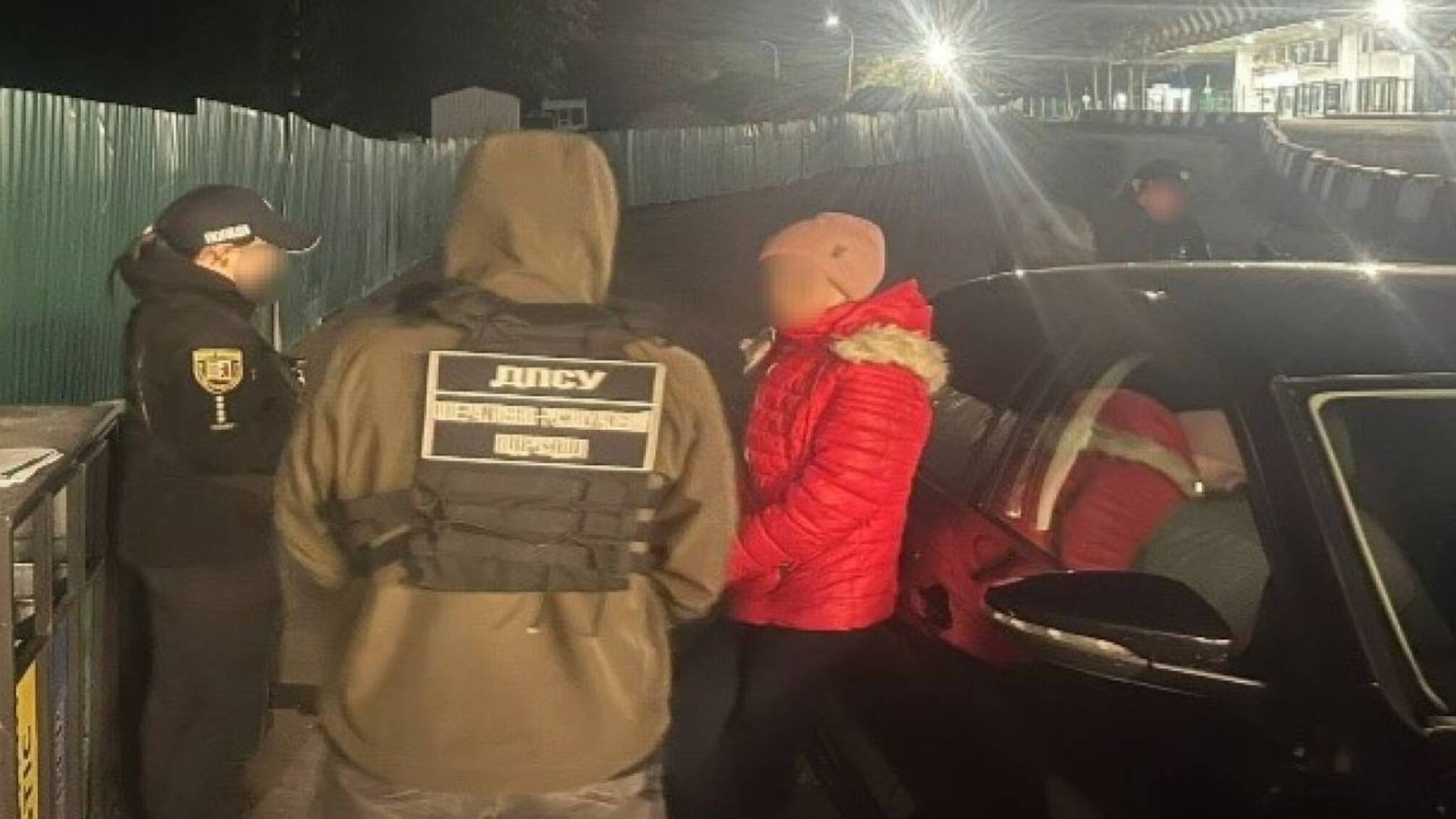 Фіктивний шлюб за 100 тисяч гривень: на кордоні викрили схему виїзду