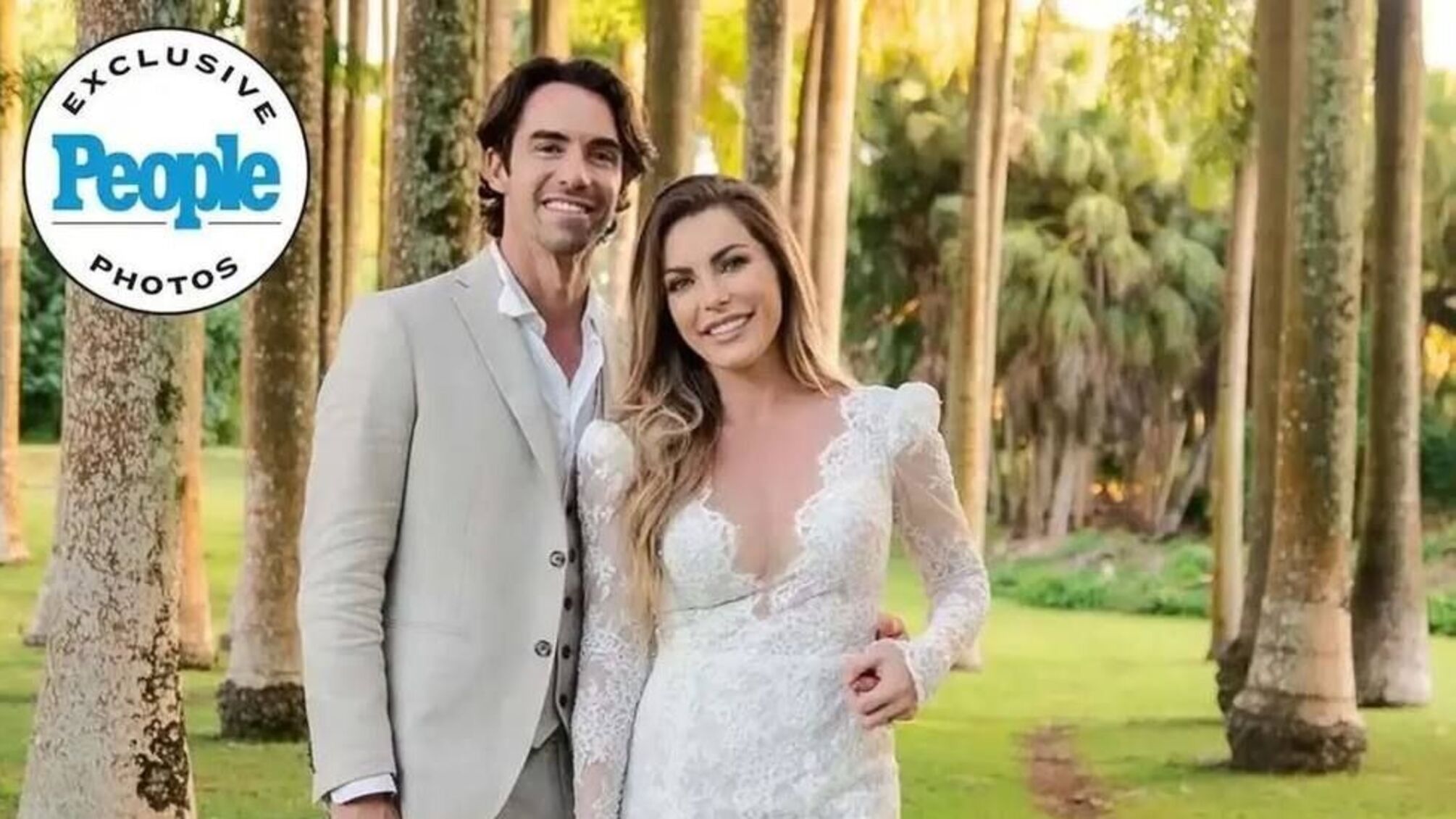 Свадьба вдовы Гефнера: Кристал выбрала платье от украинского бренда