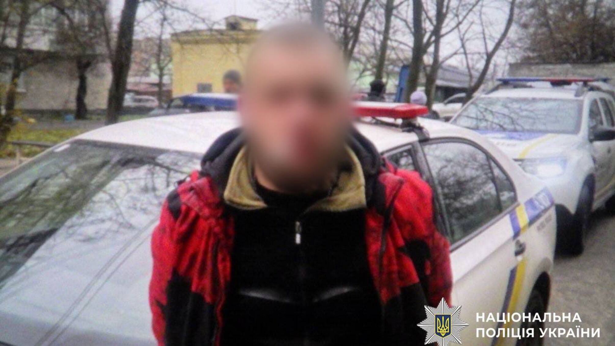 Погрожував іграшковим пістолетом і пограбував киянку: нападника засудили до 8 років ув’язнення