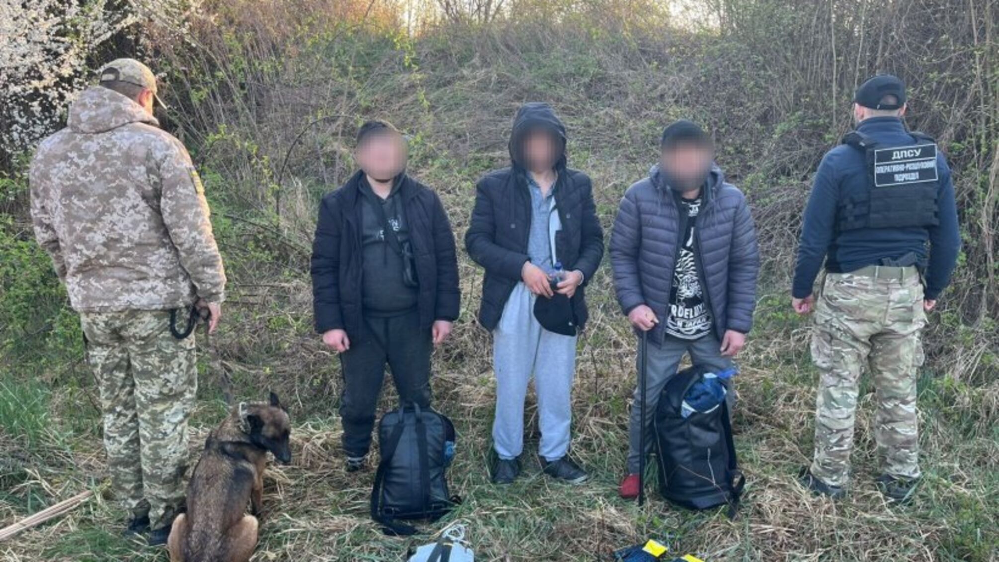 Попытка побега провалилась: у границы со Словакией задержали троих мужчин