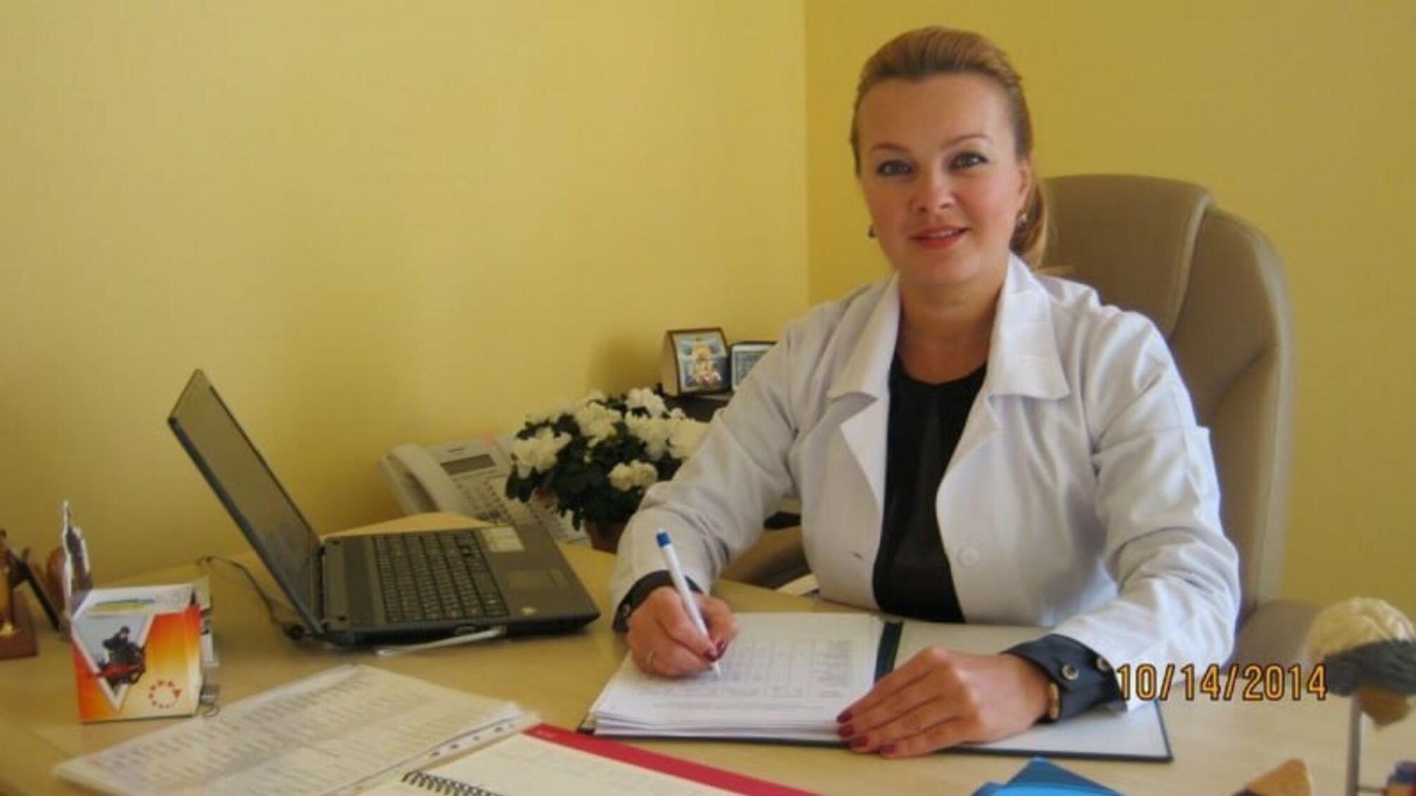 Директорка поліклініки у Чернівцях задекларувала десятки тисяч доларів готівки та нерухомість