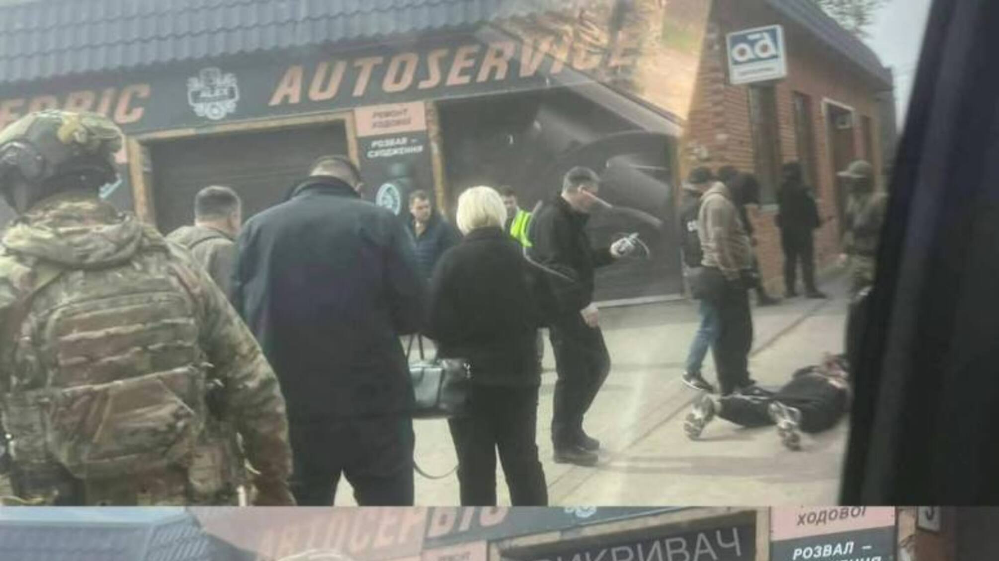 Автомобили 'для фронта' продавали гражданским: громкий скандал произошел под Киевом