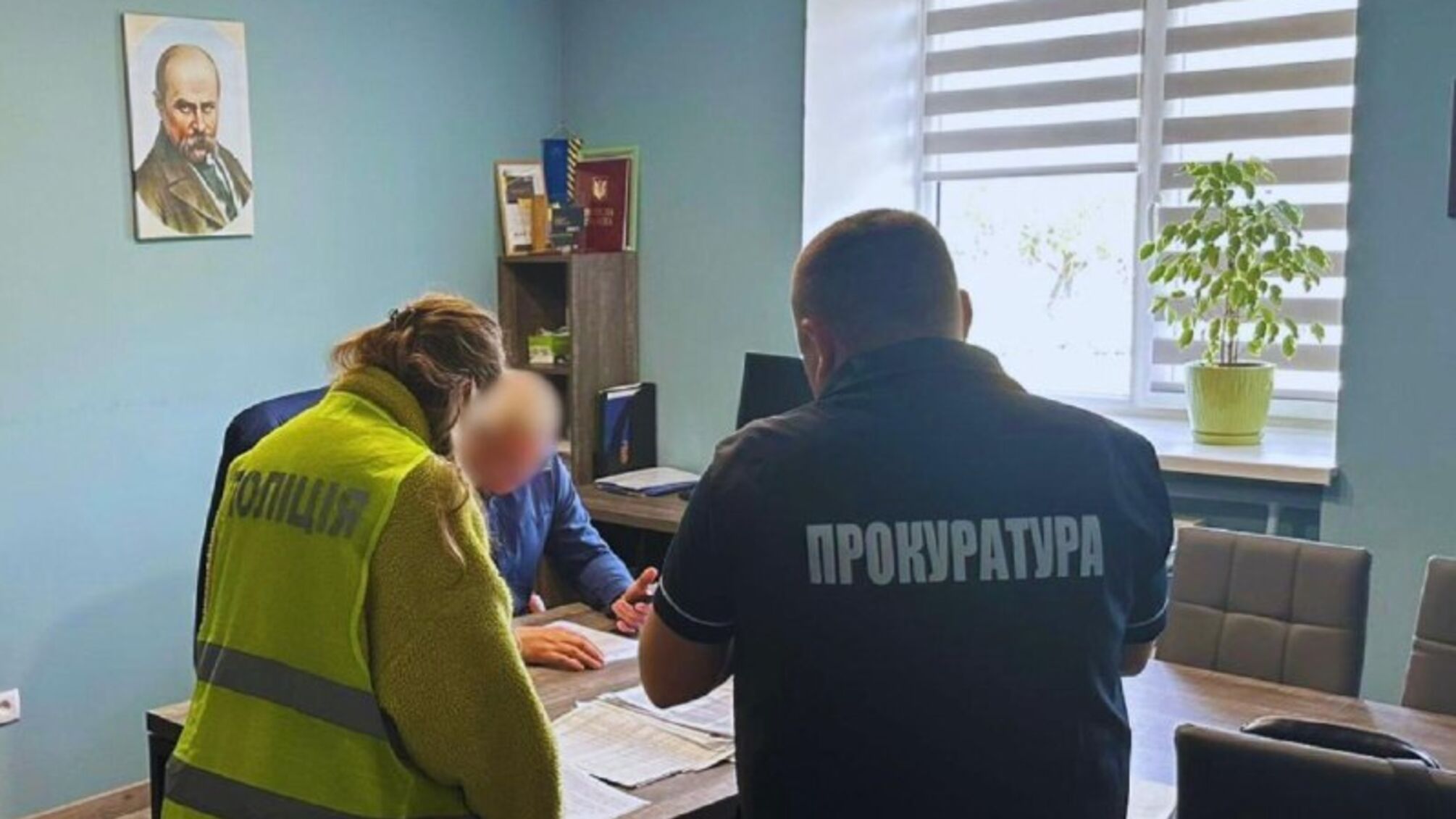 Кущі 'золотої' вартості: у Києві посадовець заплатив 1,2 млн за рослини, які можна було взяти безкоштовно