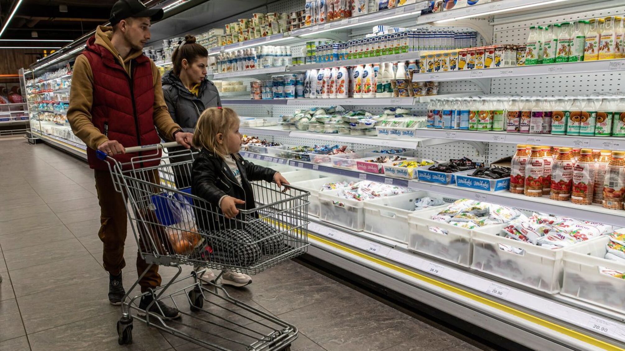 Супермаркети можуть отримати штрафи за викидання придатних продуктів