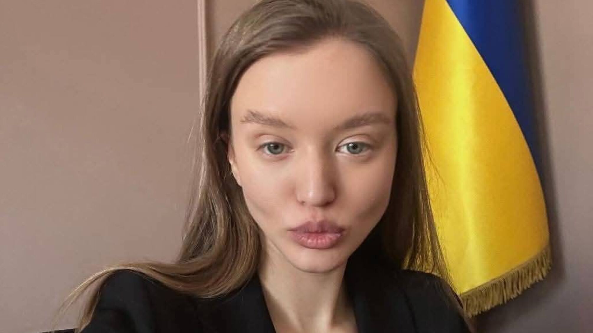 20-летняя Анна Дорош возглавила протокол министра здравоохранения: что о нем известно?