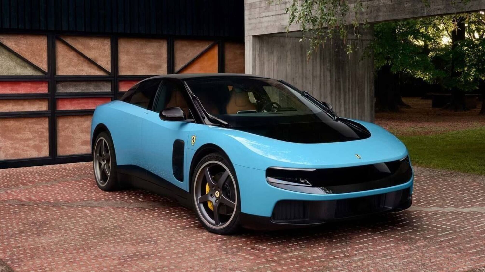 Ferrari представила Luce - перший повністю електричний автомобіль бренду