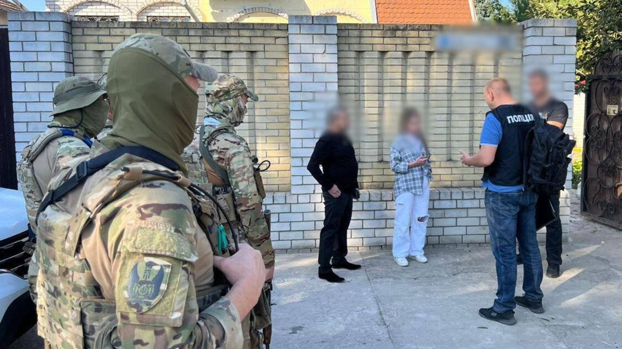 У Києві судитимуть адвоката та його ОЗГ: за $12 тисяч підробляли документи для втечі за кордон