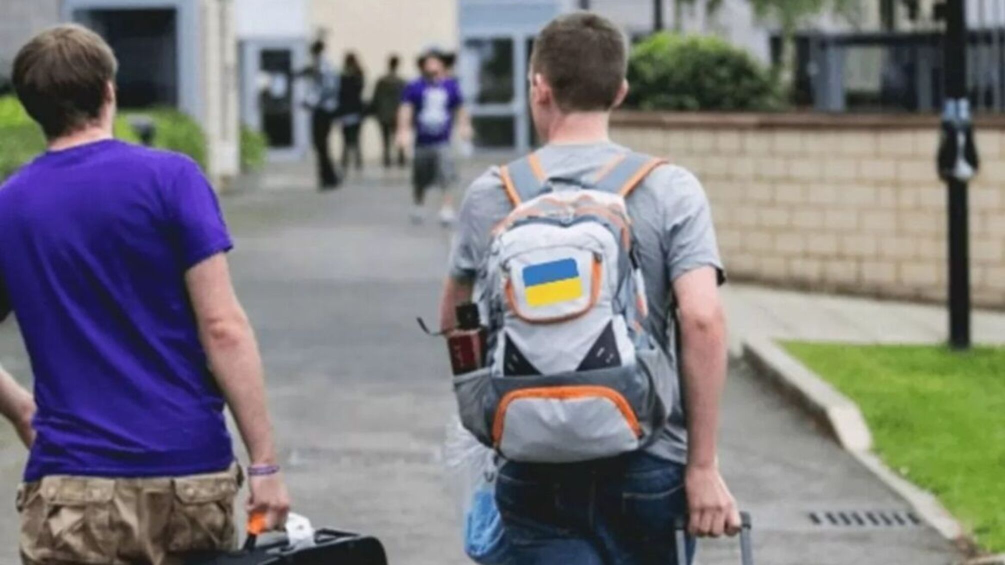 Українських чоловіків можуть позбавити тимчасового захисту в ЄС: що задумали країни Євросоюзу