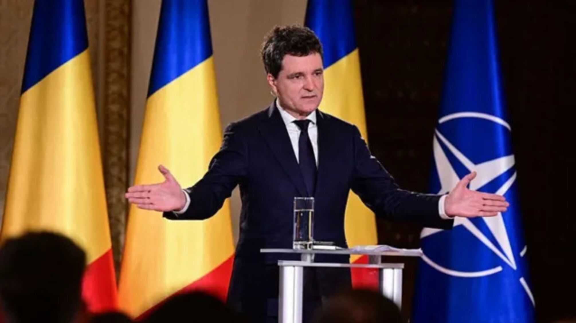 Президент Румынии призвал россию изменить тактику ударов по Украине, чтобы не страдали румыны