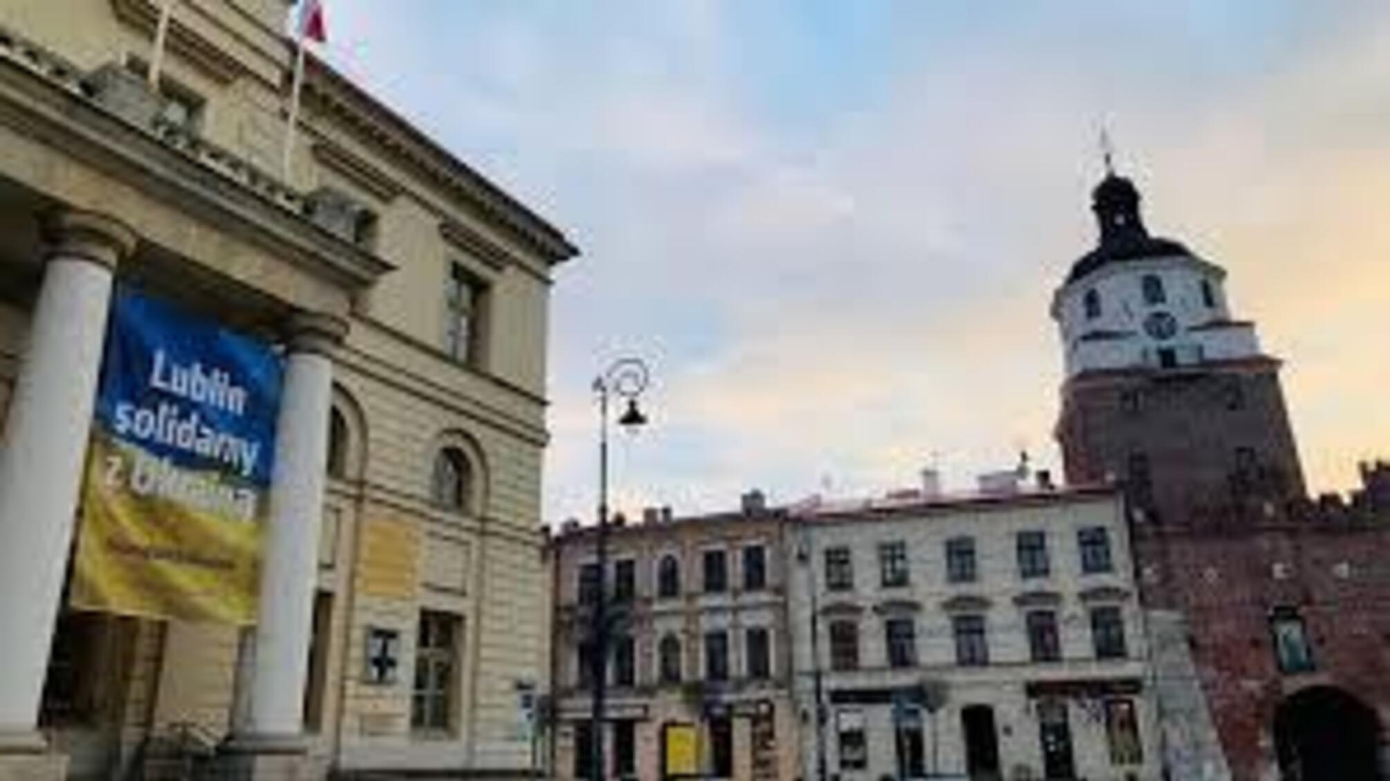 В польском Люблине сняли с ратуши флаг Украины из-за предоставления подразделения ССО названия 'имени Героев УПА'