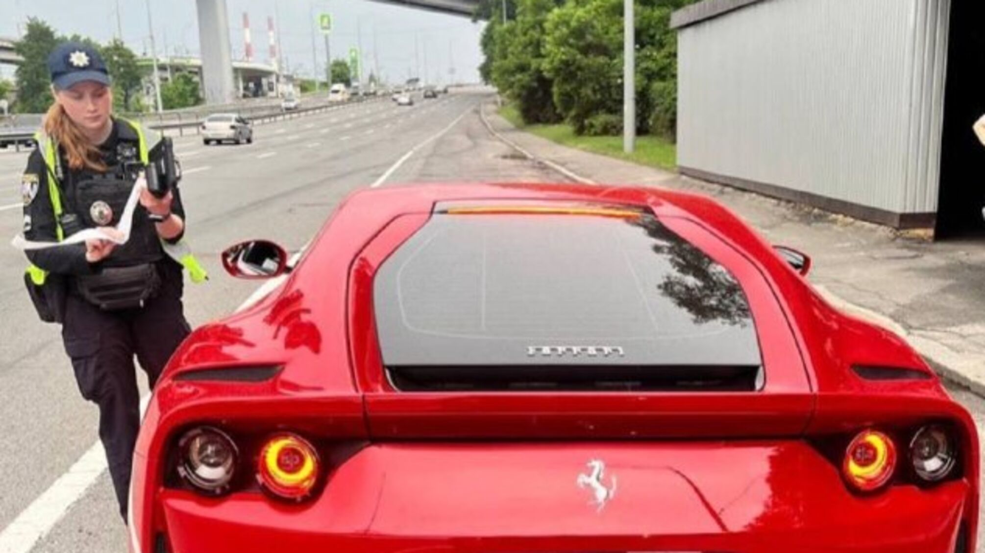 В Киеве водители Ferrari и Audi гоняли по городу со скоростью более 100 км/ч