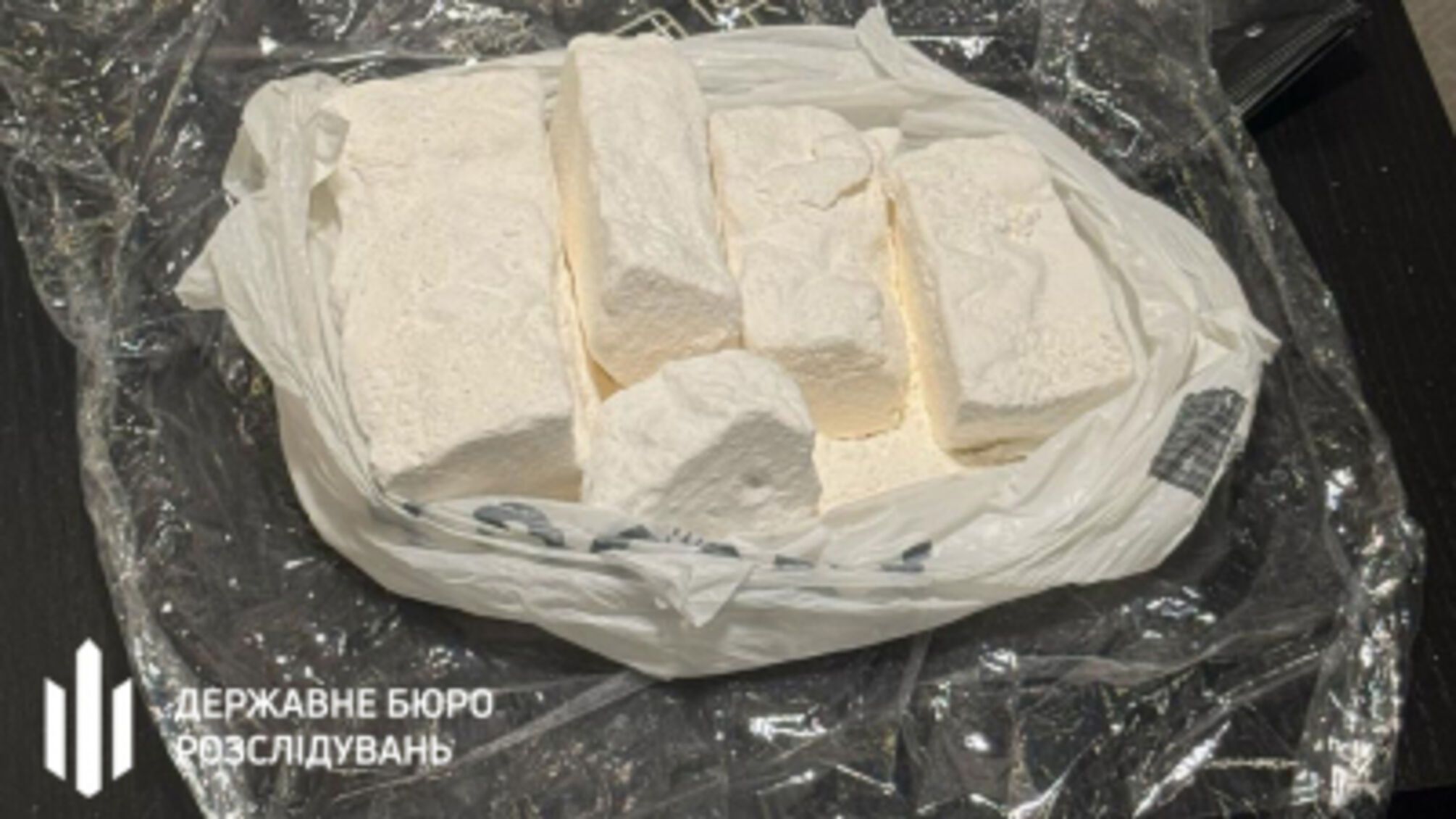Более килограмма кокаина из Польши: на Львовщине осудили участников наркогруппы
