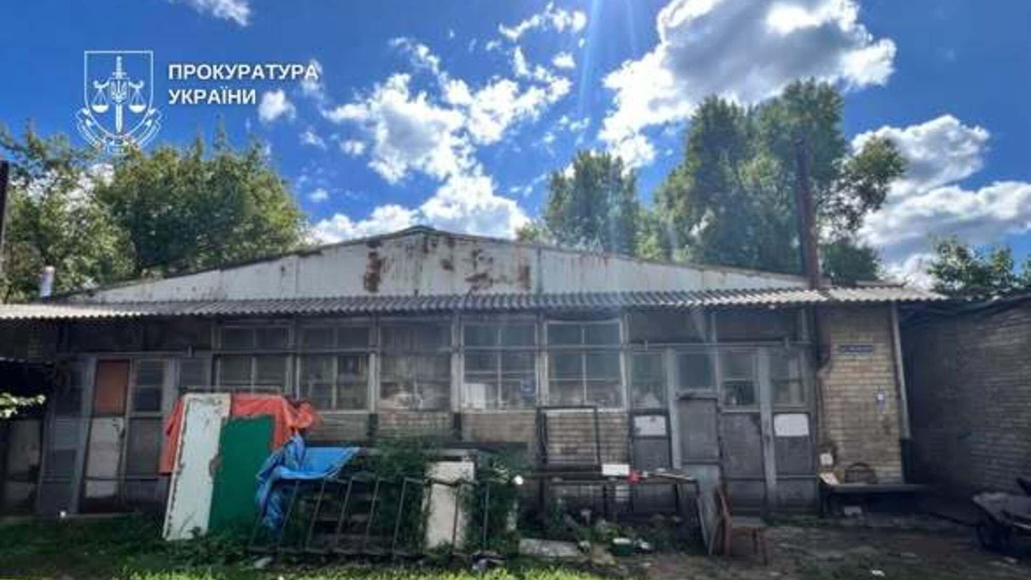 У Києві через суд повертають громаді ділянку на березі Дніпра, зайняту незаконною забудовою