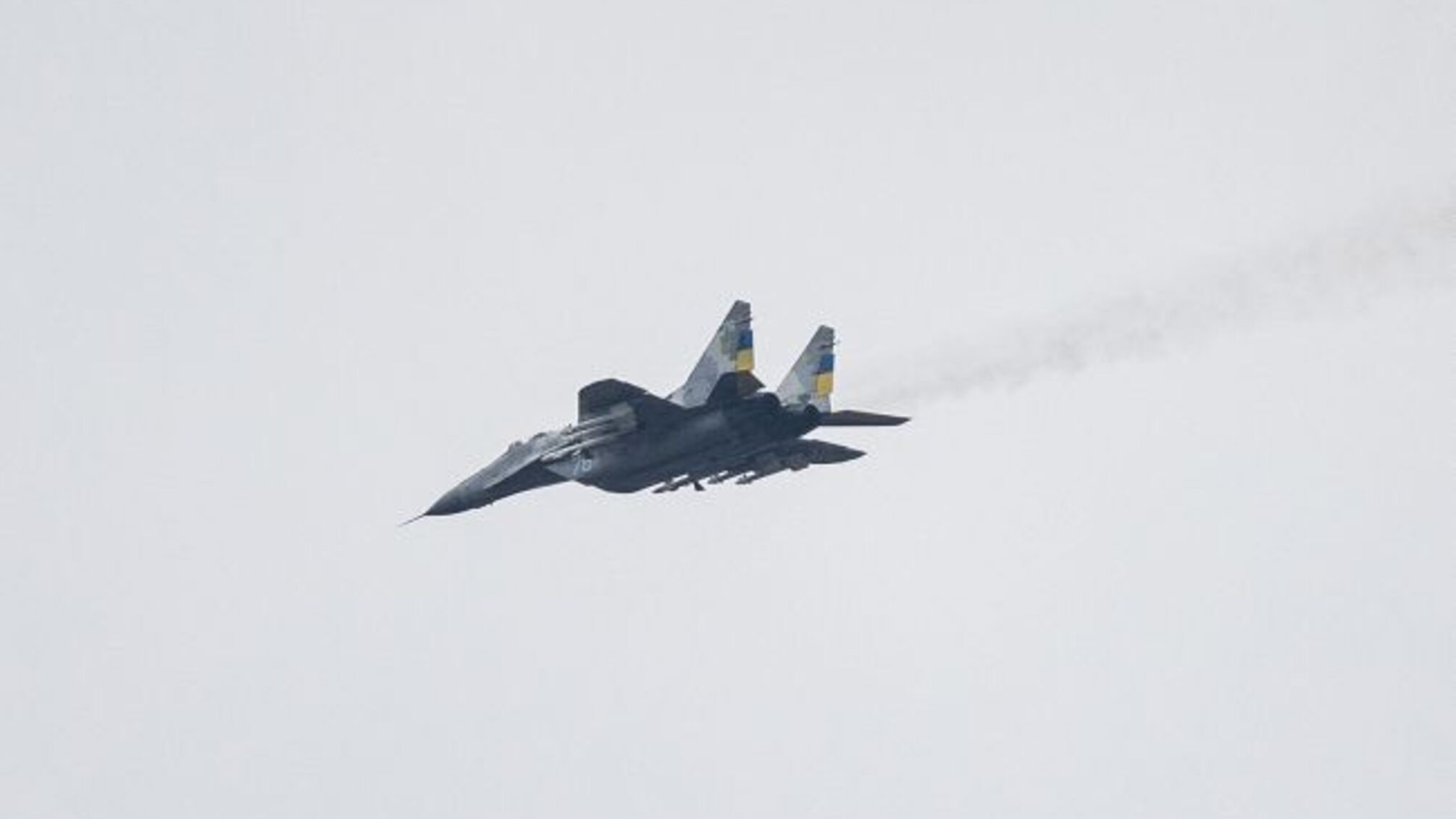 На Хмельниччині розбився військовий літак: що відомо про авіакатастрофу біля Шепетівки