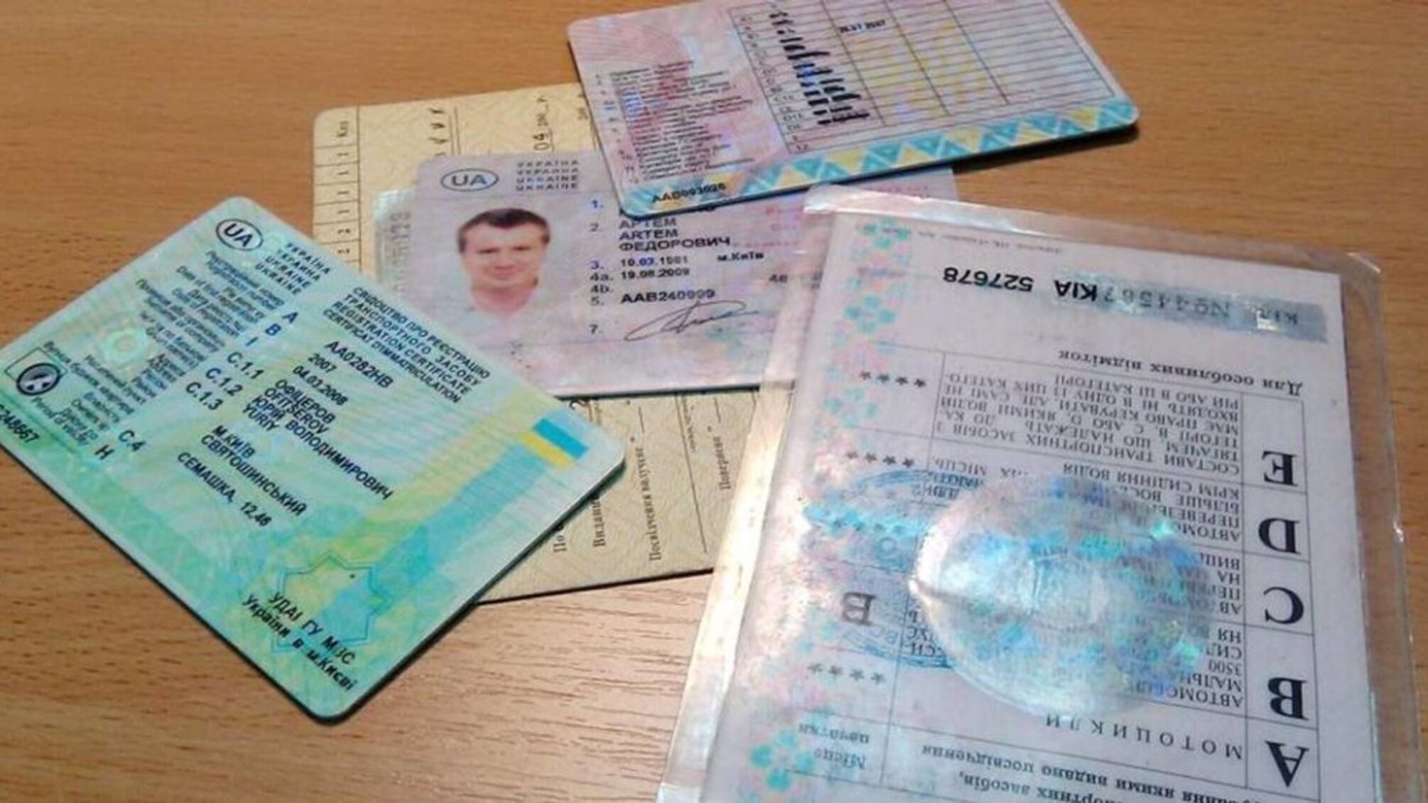 Кабмін запровадив безкоштовне відновлення водійських посвідчень для звільнених з полону