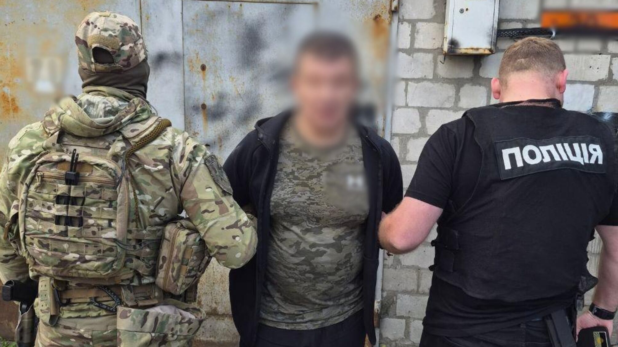 В Киеве во время задержания наркосбытчика мужчина угрожал взорвать гранату: спецназовцы КОРД его разоружили