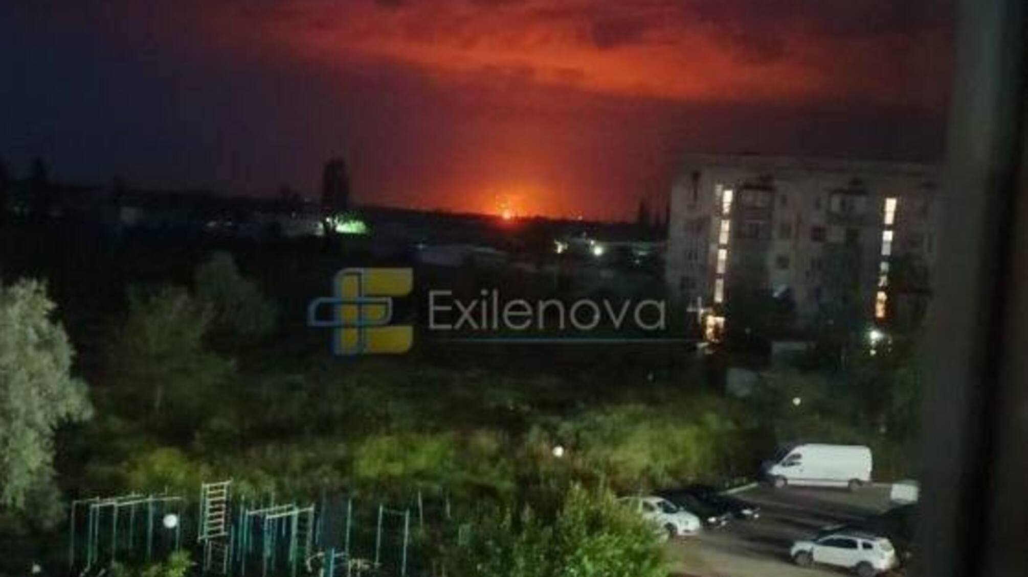 В Крыму после ночной атаки вспыхнули пожары на ТЭС, газораспределительной станции и нефтебазе