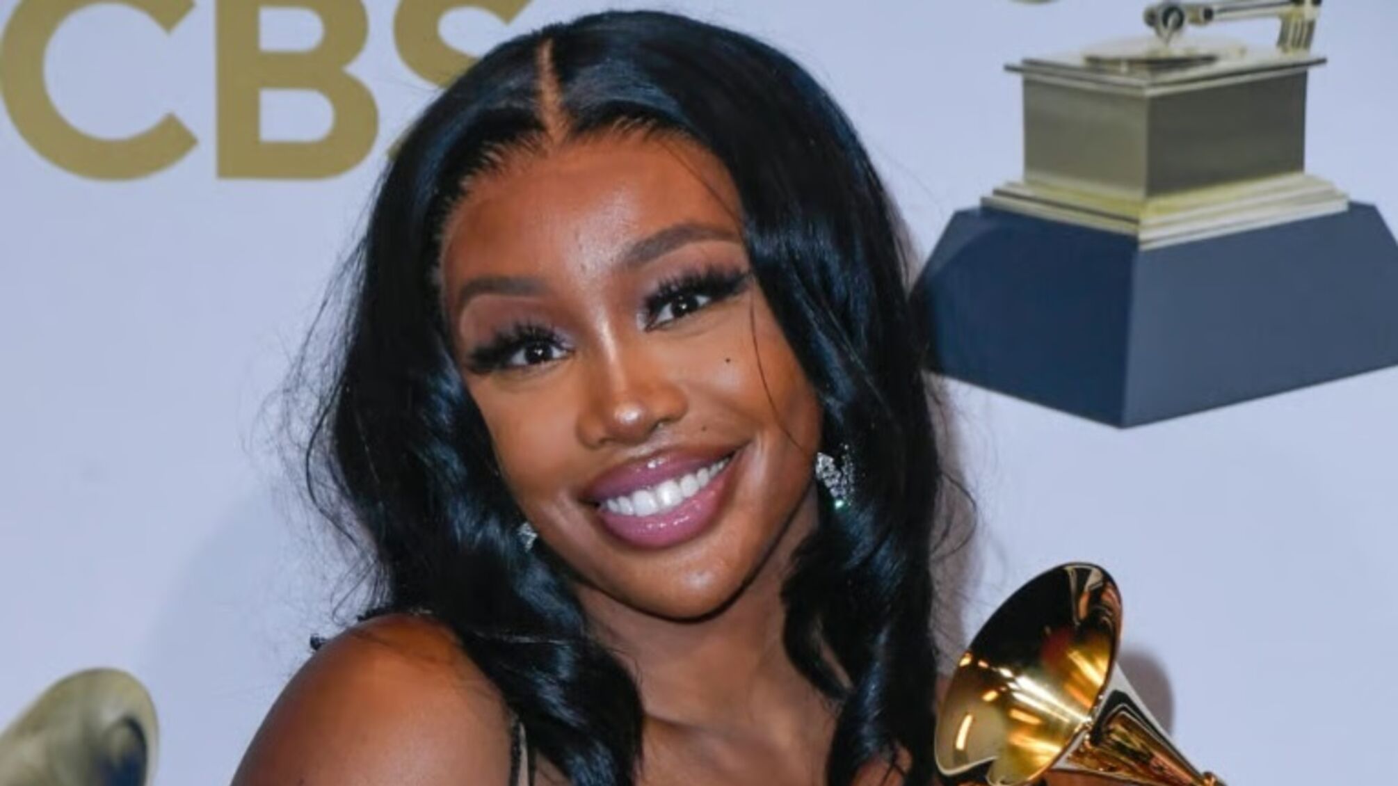 SZA раскритиковала ИИ после использования сотен ее песен для обучения моделей