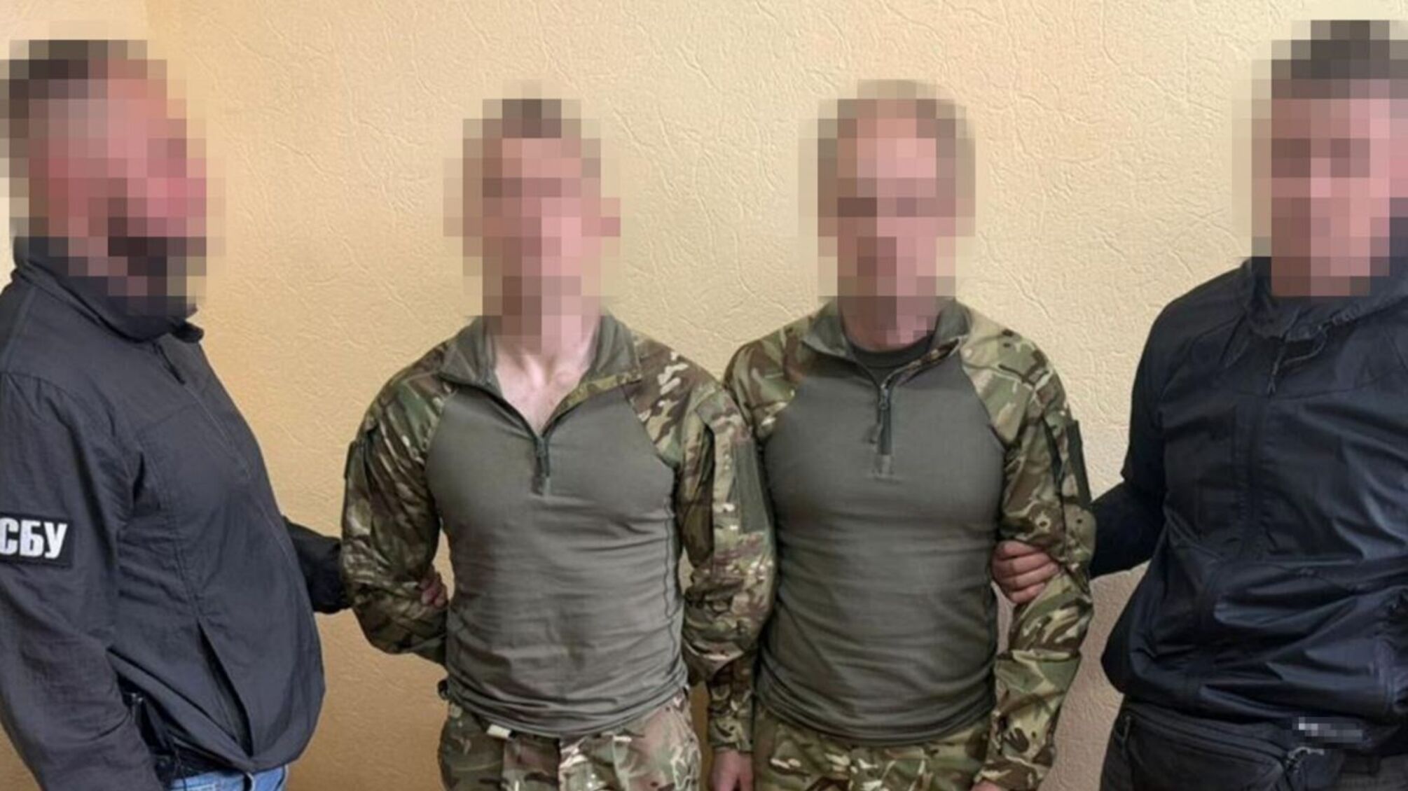 Готовили взрыв в центре Киева и бежали в рф: СБУ задержала двух агентов ФСБ в поезде