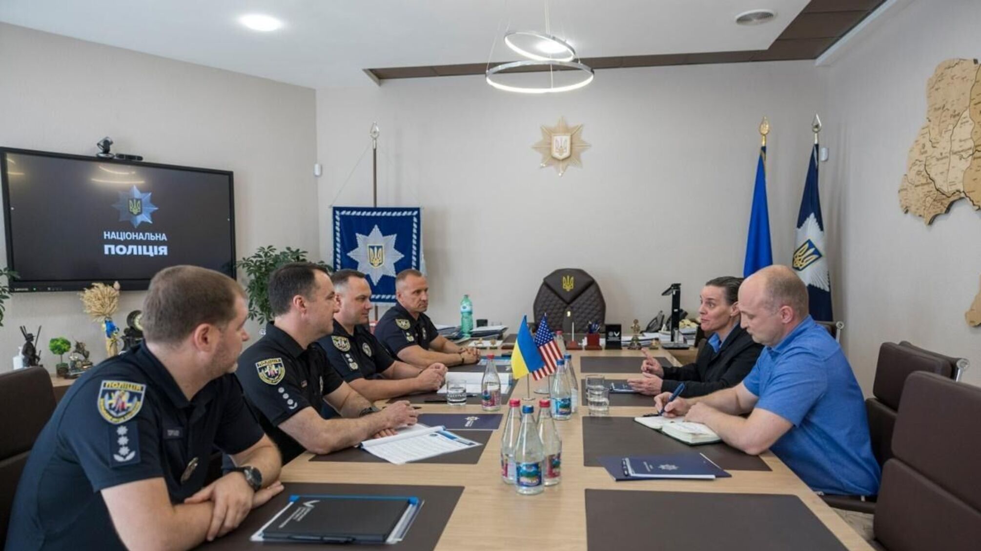 Выговский обсудил с DEA усиление сотрудничества в борьбе с наркопреступностью