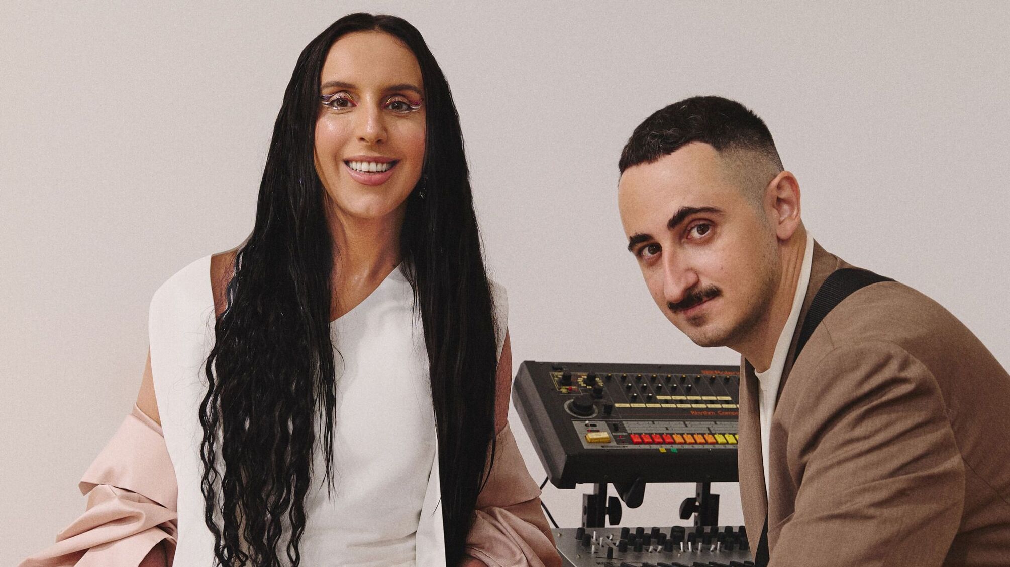 Cape Cod и JAMALA выпустили общий сингл 'Лето', работу над которым прервала война
