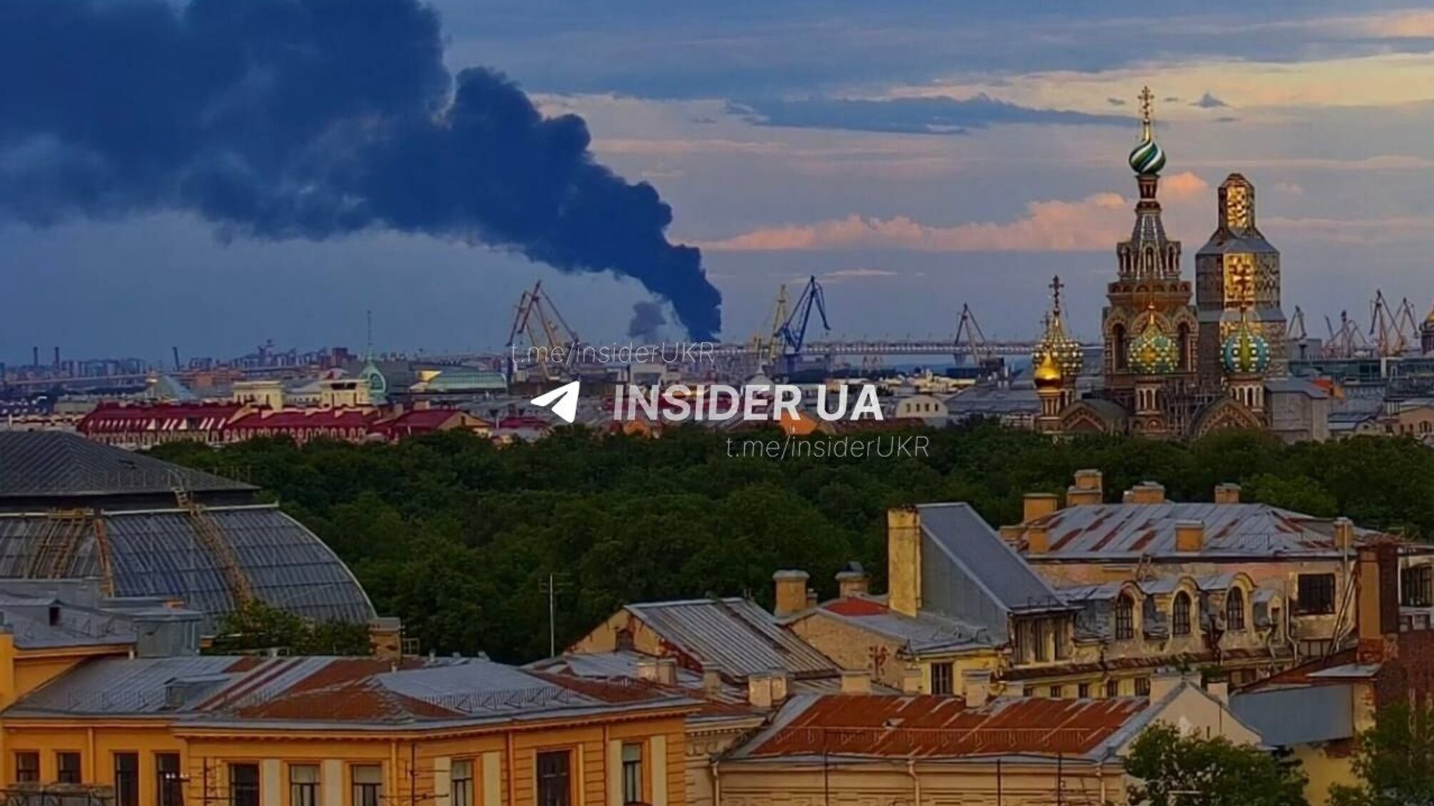 У Санкт-Петербурзі повідомляють про пожежу на нафтотерміналі після атаки дронів 