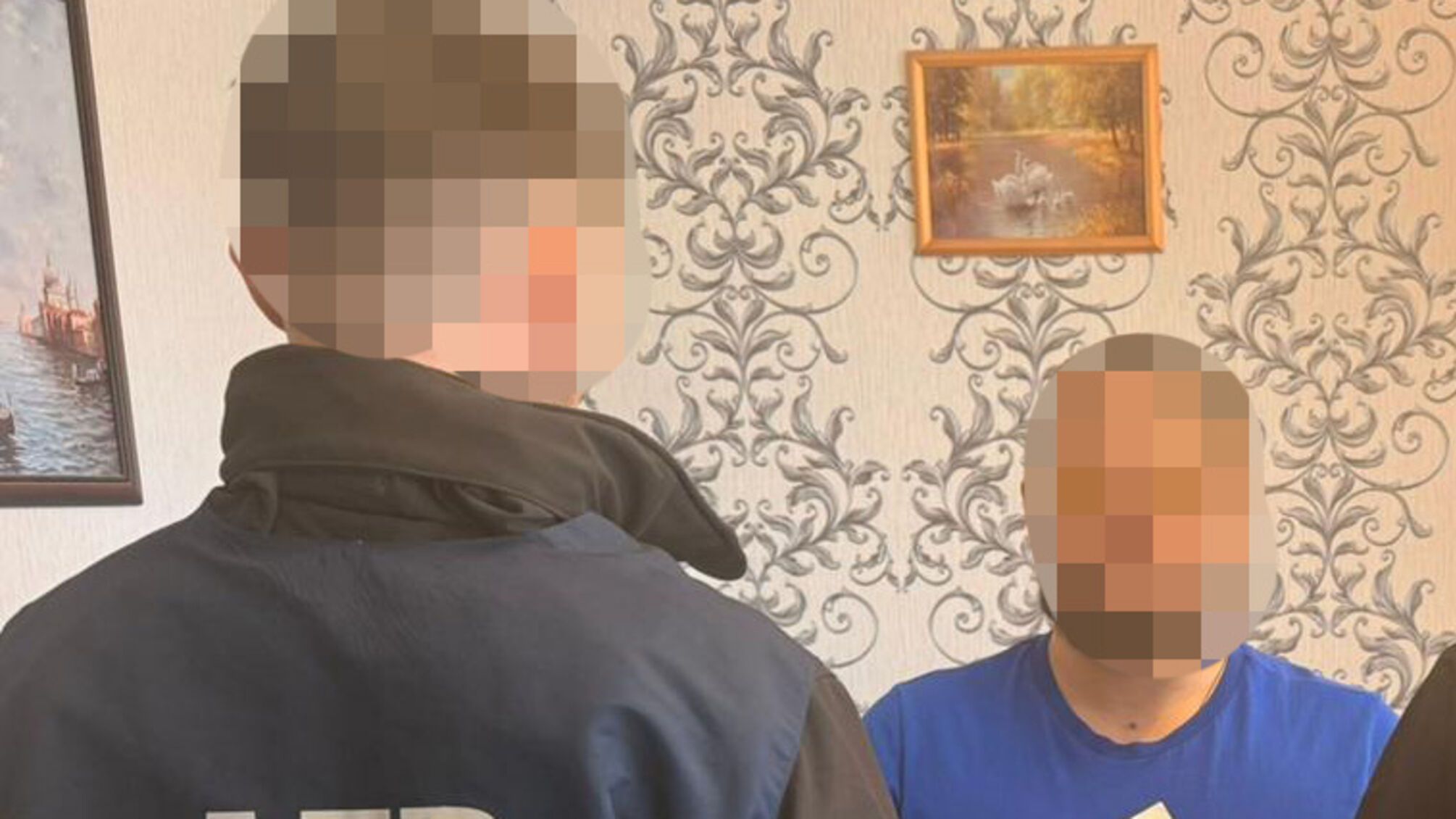 Полицейский, экс-военный и двое гражданских организовали канал нелегального выезда, – ГБР (видео)
