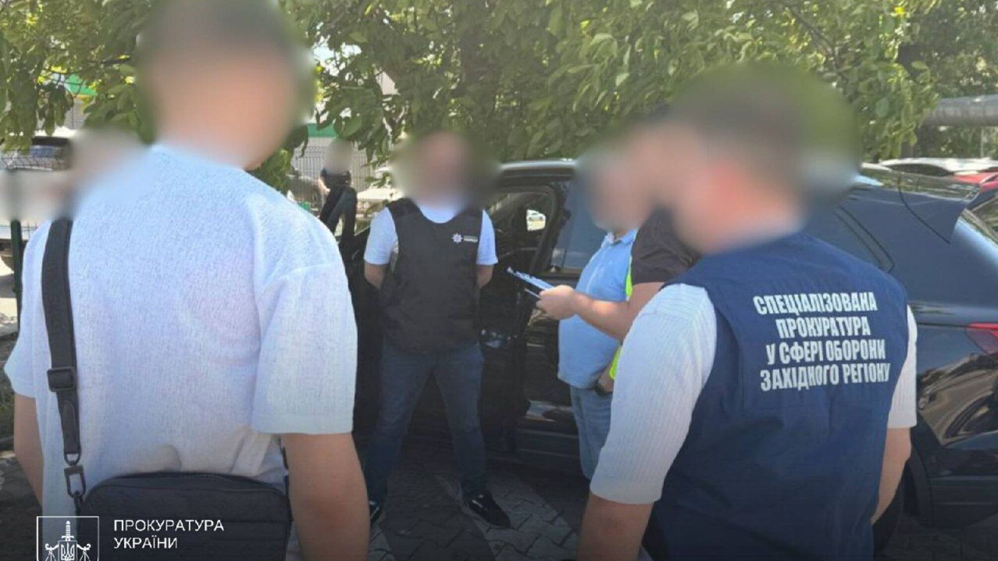 'Переведу в тыл за $6 тысяч': на Буковине задержали мужчину, выдававшего себя за генерала