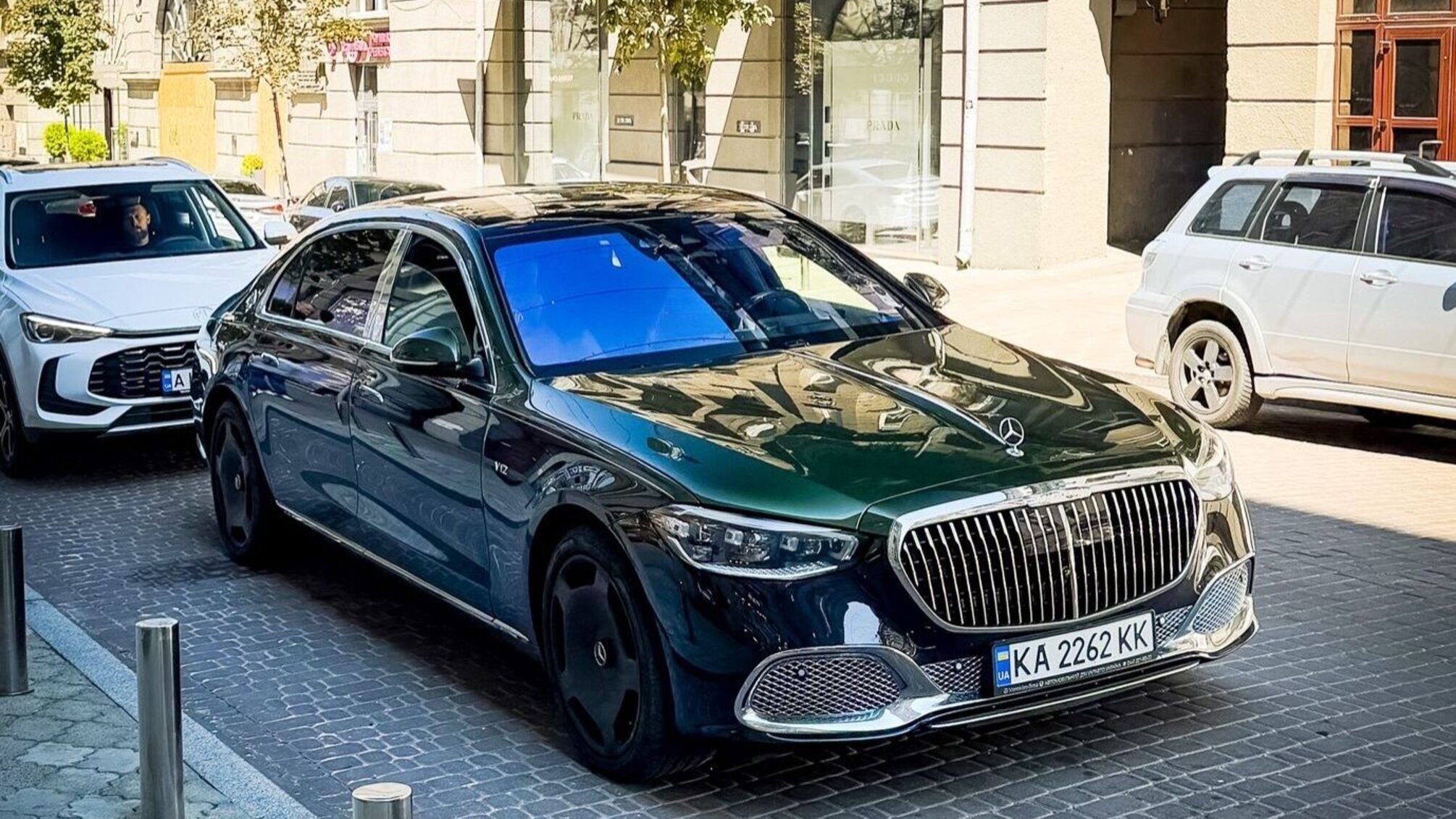 В Киеве заметили один из самых редких автомобилей мира - Mercedes-Maybach V12 Edition