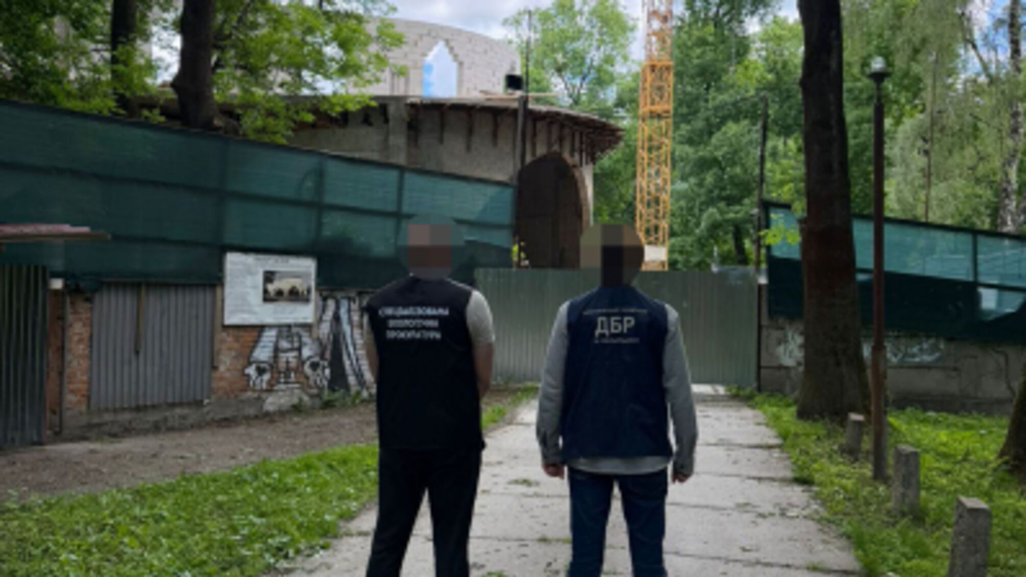 ДБР арештувало незаконну забудову в центрі Хмельницького, пов’язану із сином екскерівниці МСЕК