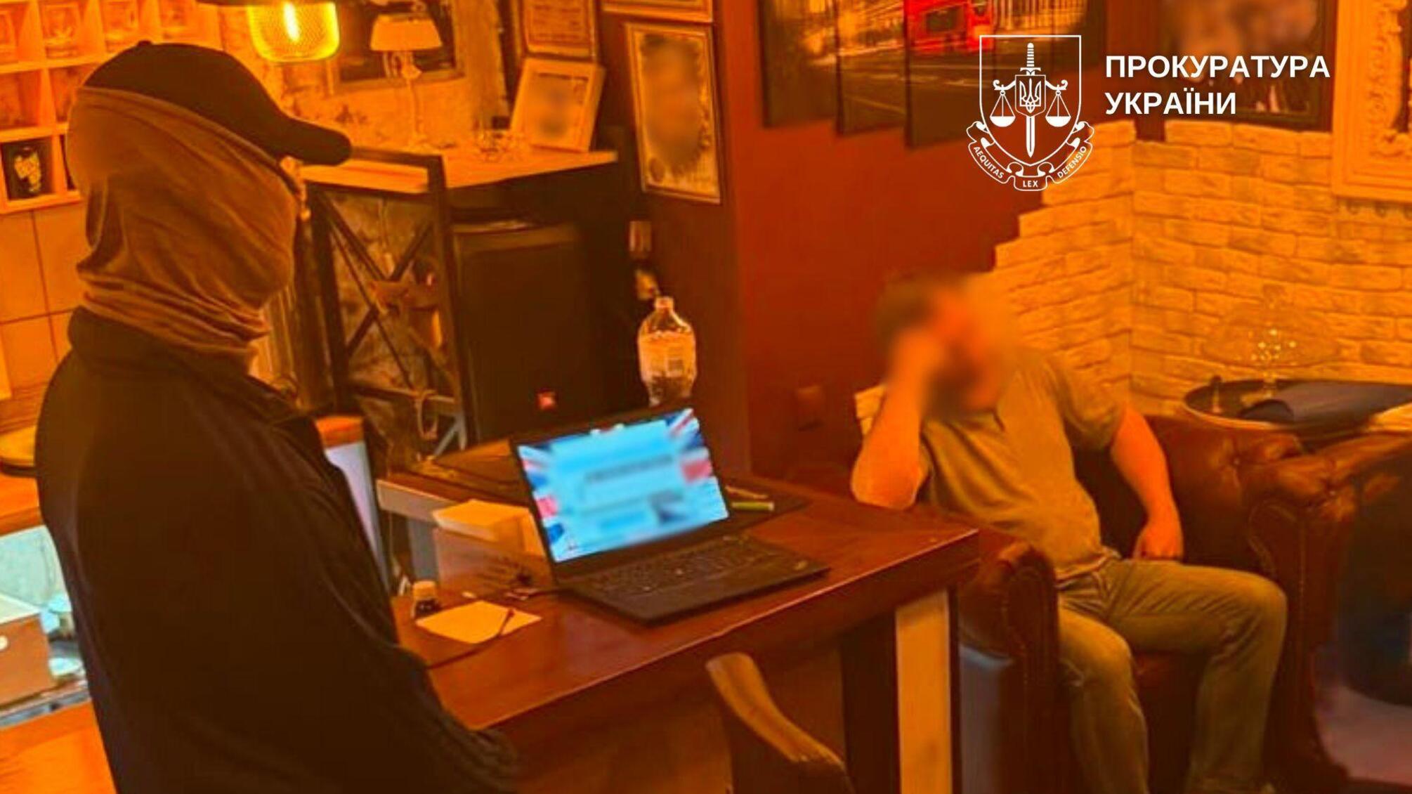 $30 тысяч за 'брак для увольнения': в Киеве задержали организатора схемы для военного