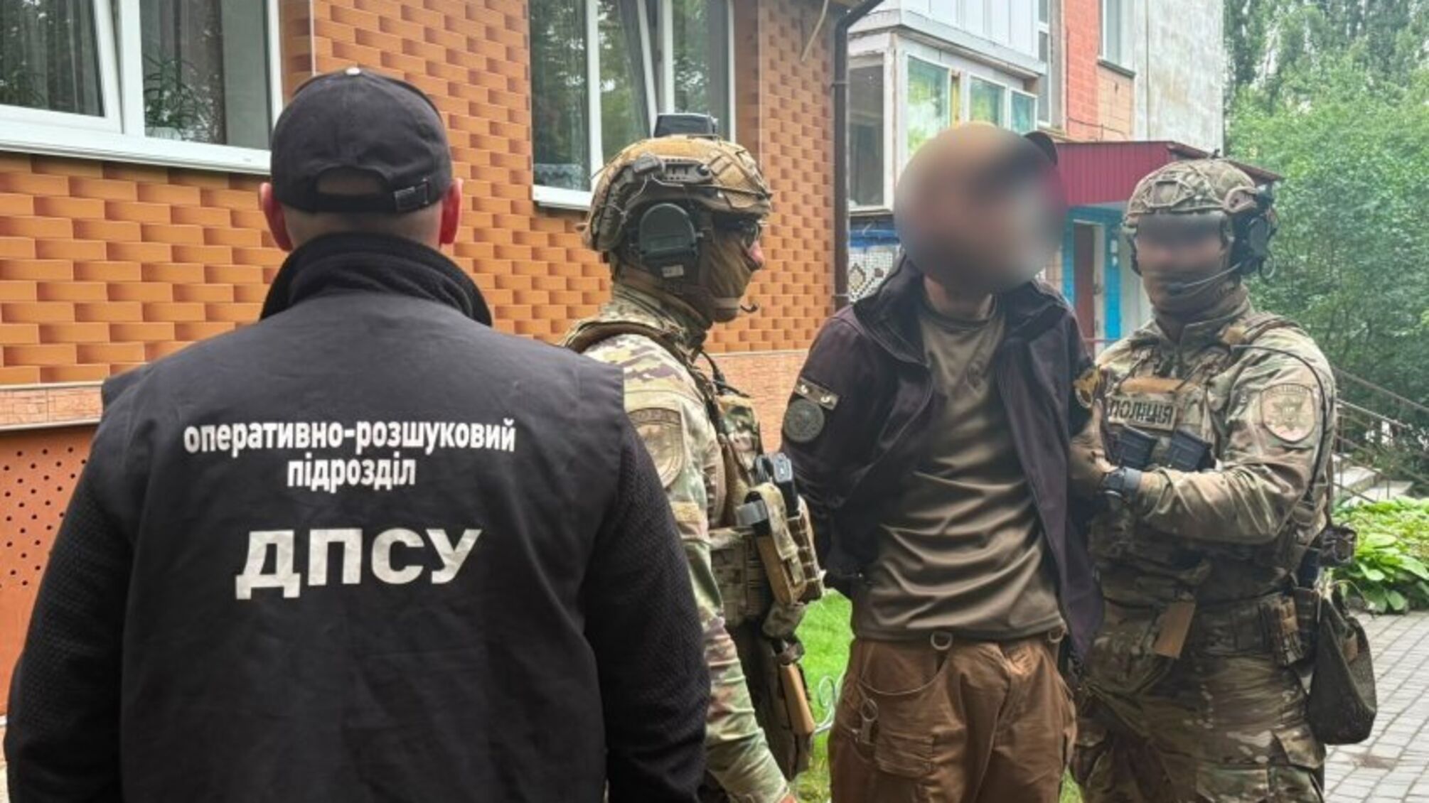 $5,5 тисячі за нелегальний виїзд до Молдови: на Хмельниччині затримали організаторів схеми
