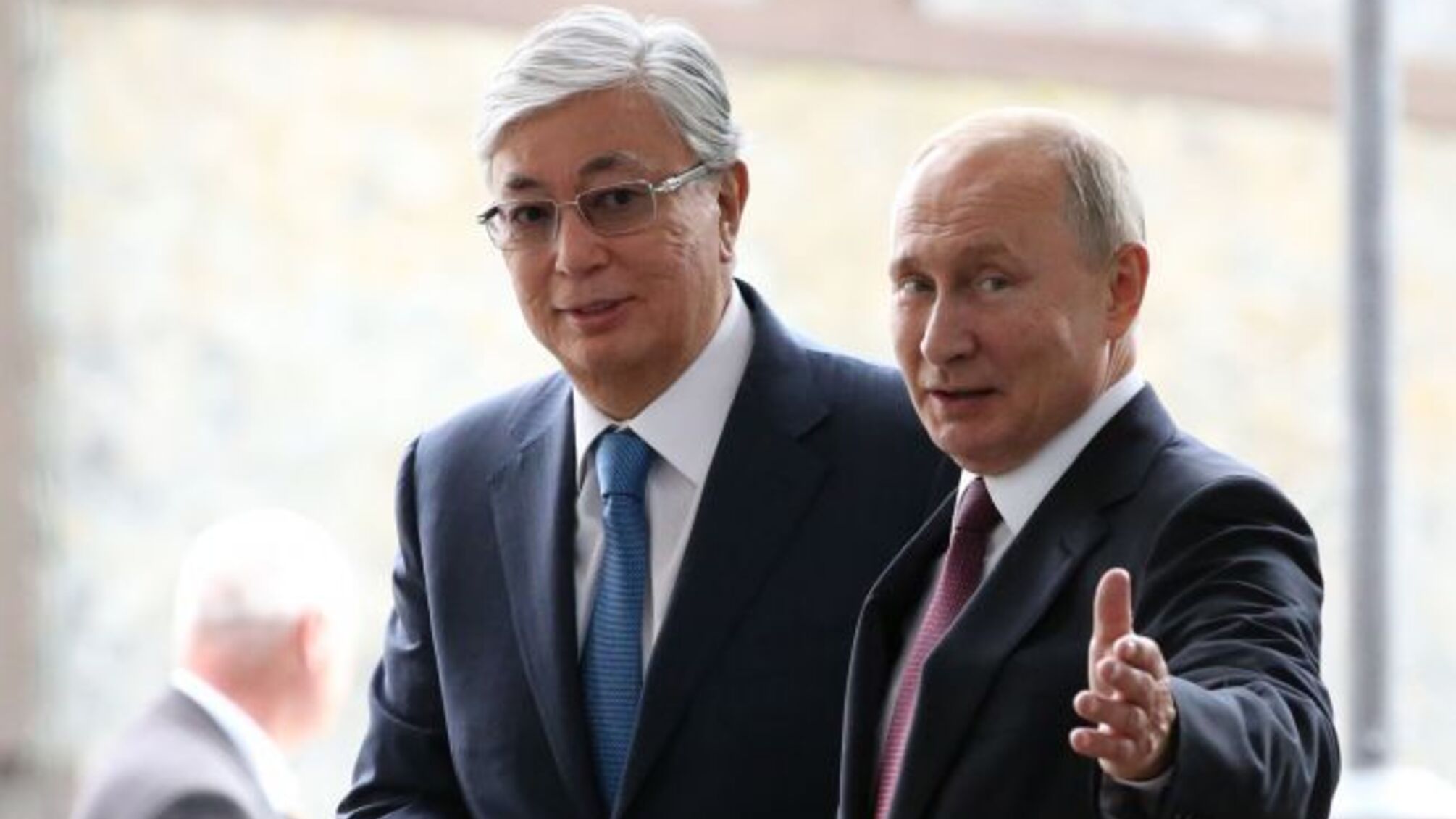Президент Казахстана призвал Путина остановить войну на Украине и предложил формат переговоров