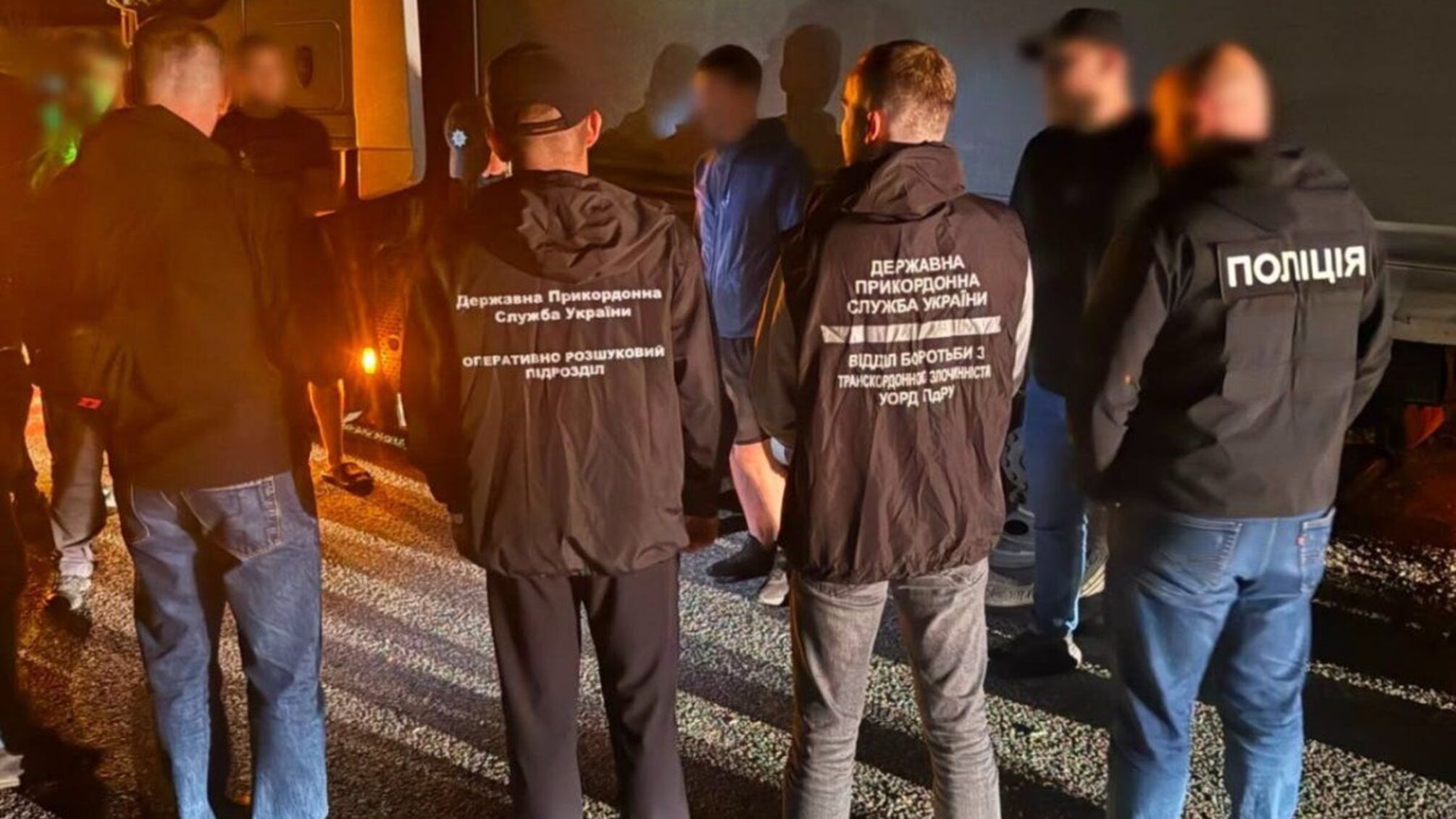 VIP-место в грузовике за $7,5 тысяч: пограничники обнаружили нелегальный трансфер в Молдову